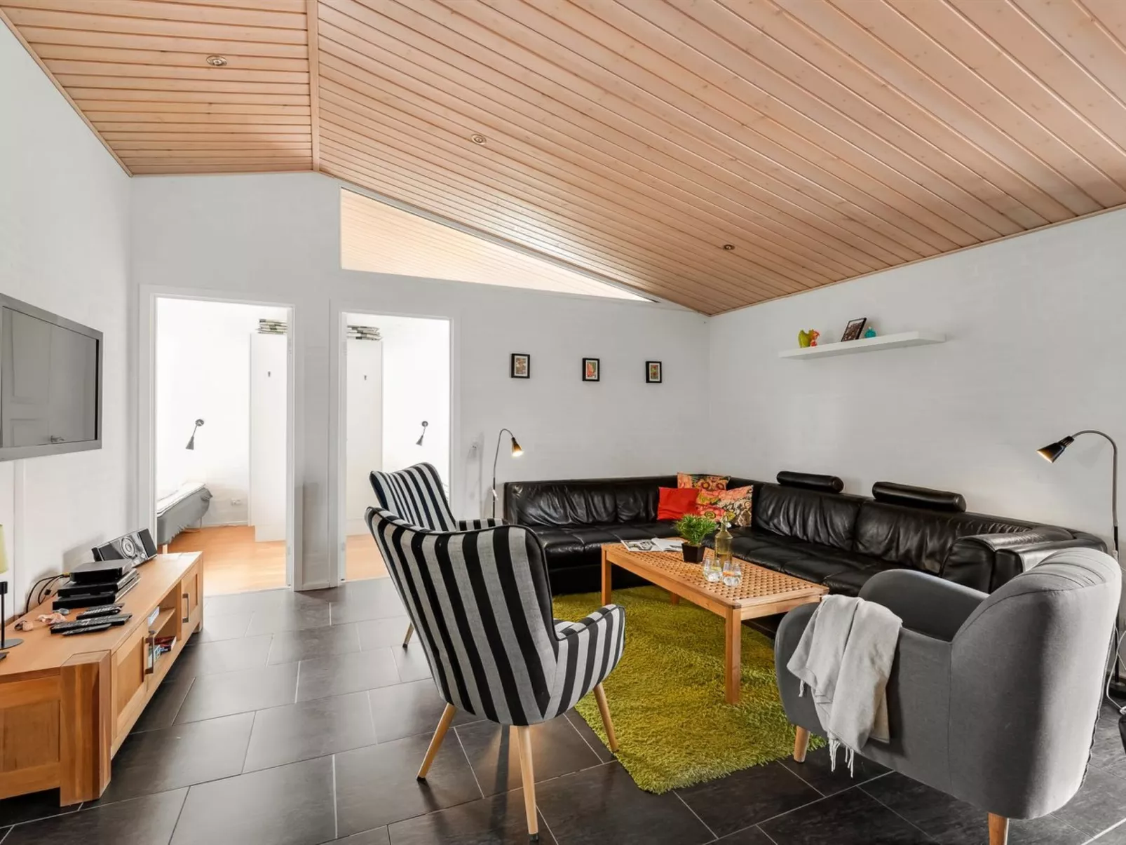 "Marjatta" - 3.2km from the sea - Binnen