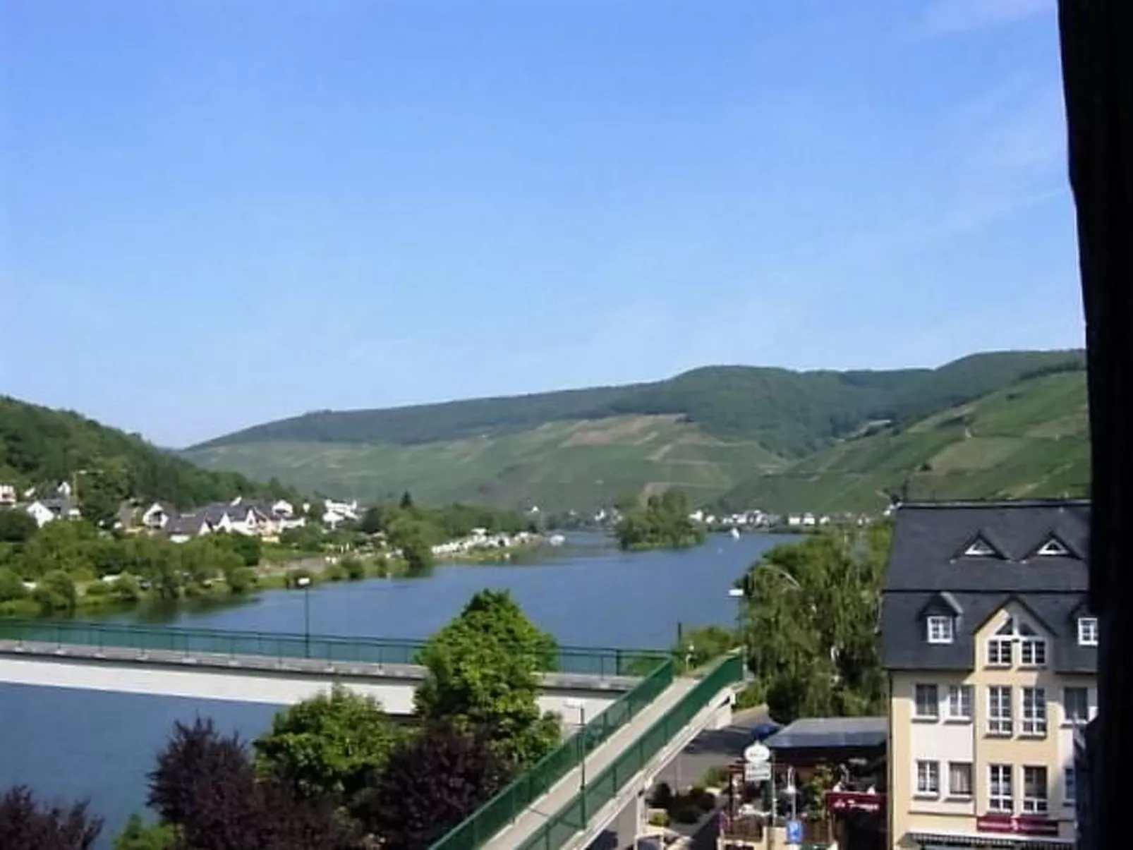 Wohnung in einem historischen Gebäude mit Balkon und Blick auf die Mosel - Image-tags.info