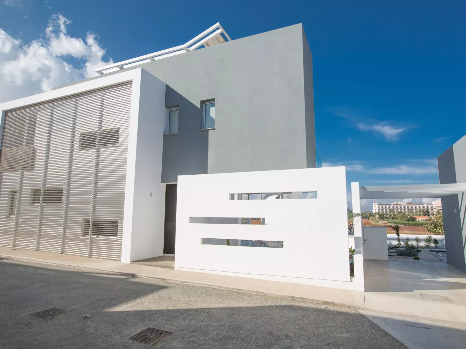 3-Schlafzimmer-Villa mit Pool, Dachgarten, Meerblick - Image-tags.info