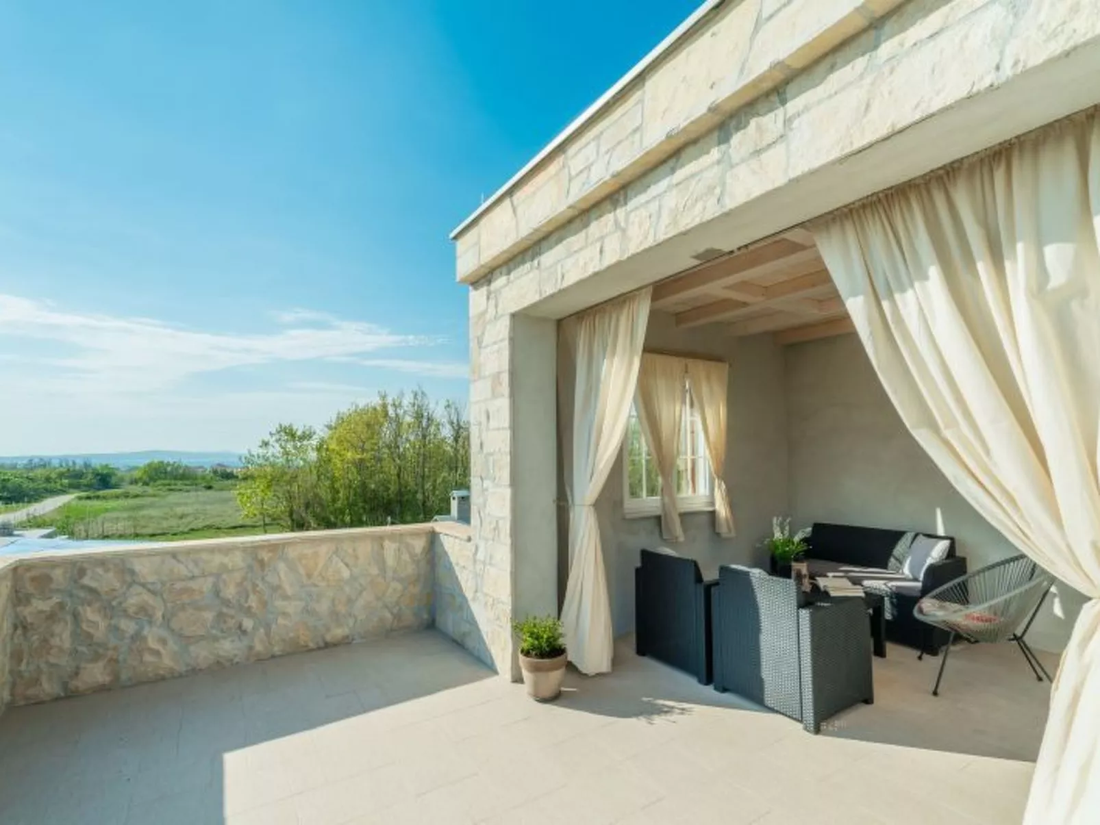 Villa mit beheiztem Pool, schöne Aussicht, Strandnähe - Image-tags.info