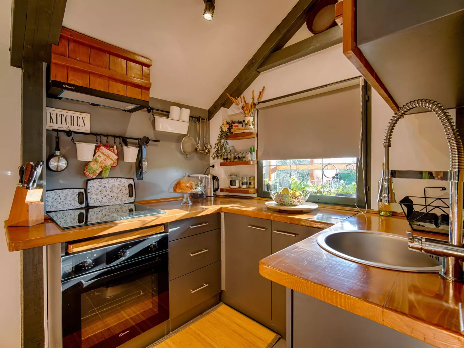 Haus mit Pool, 50 Meter vom Meer entfernt - Image-tags.info