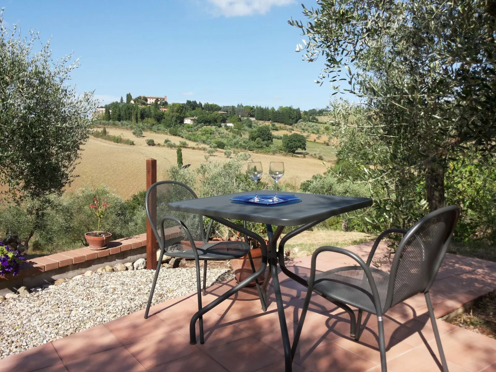 Dreizimmerwohnung für 4 Personen 3 km vom Zentru - Buiten