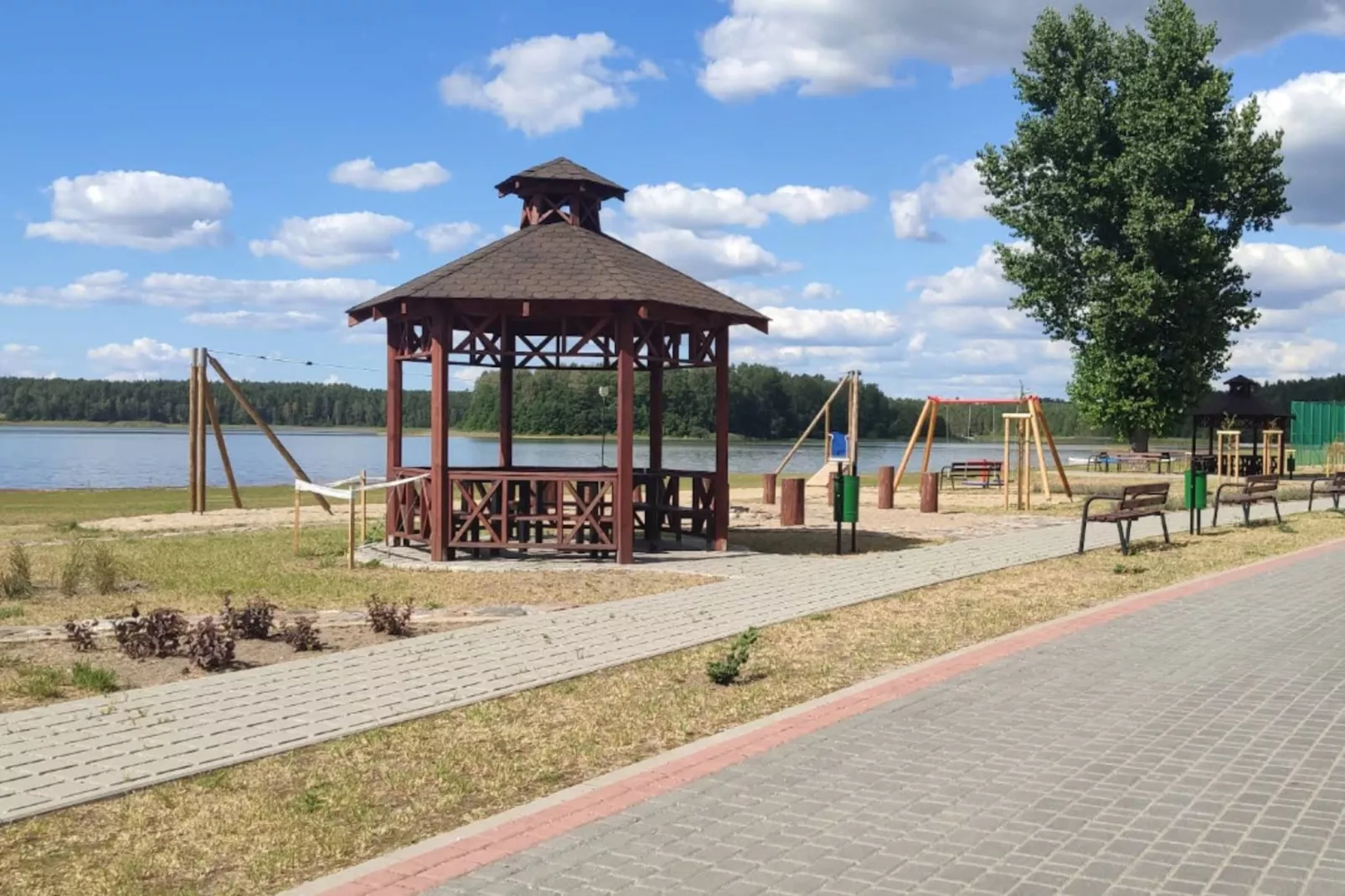 Apartament wakacyjny w Kiedrowicach dla max 5 osób-Buitenkant zomer