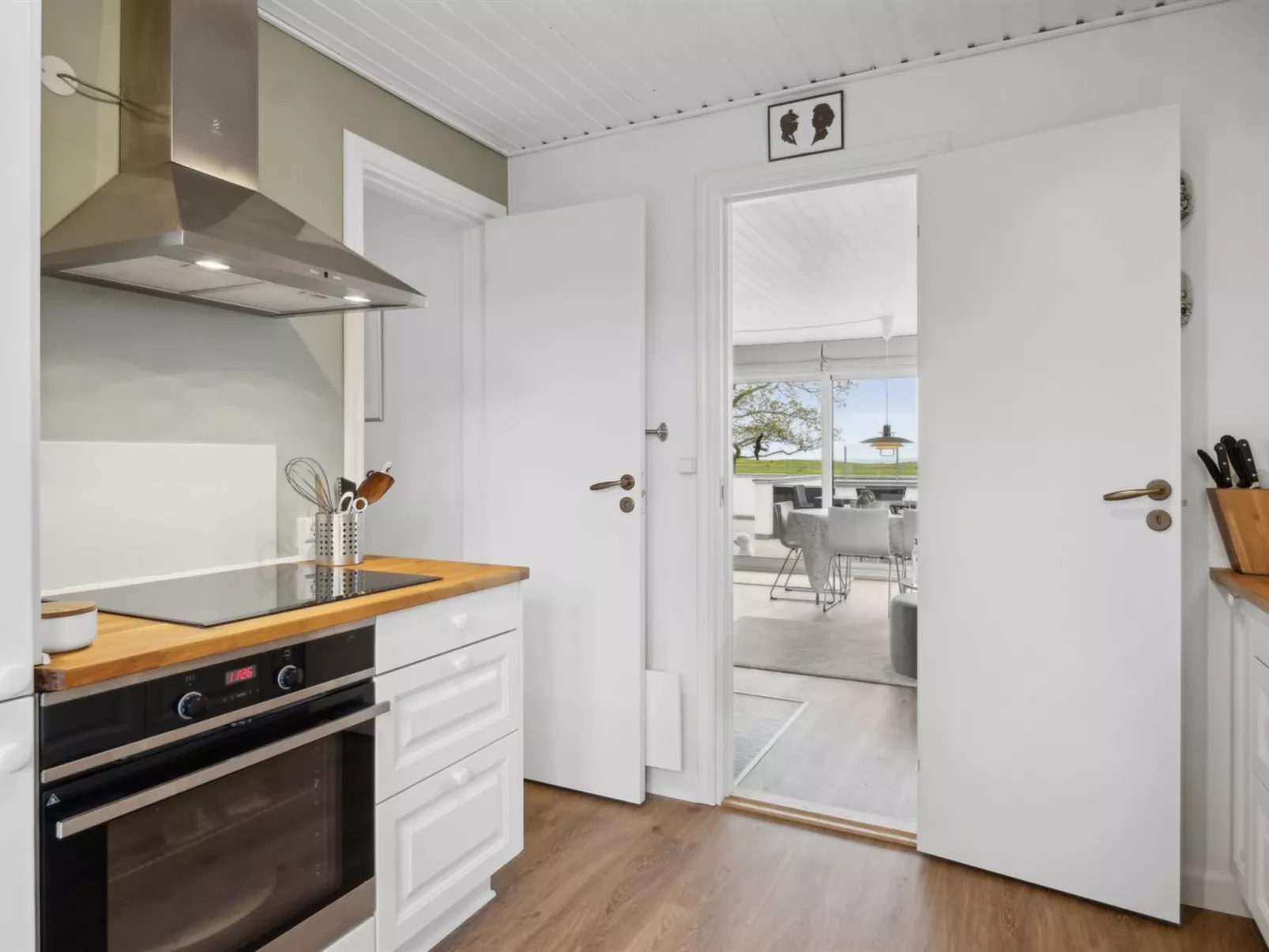 "Mayla" - 50m from the sea-Binnen