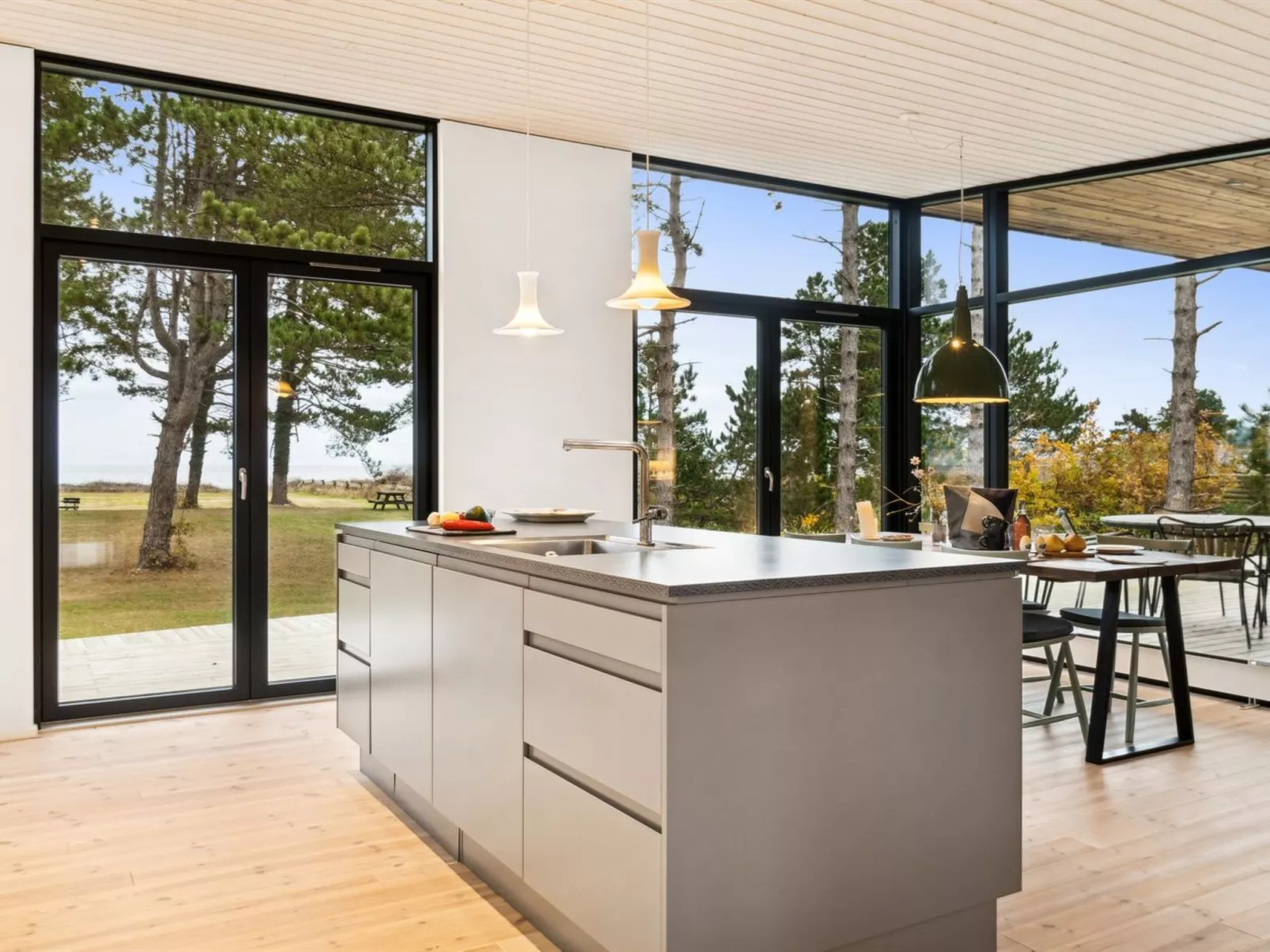 "Herlugh" - 10m from the sea - Binnen