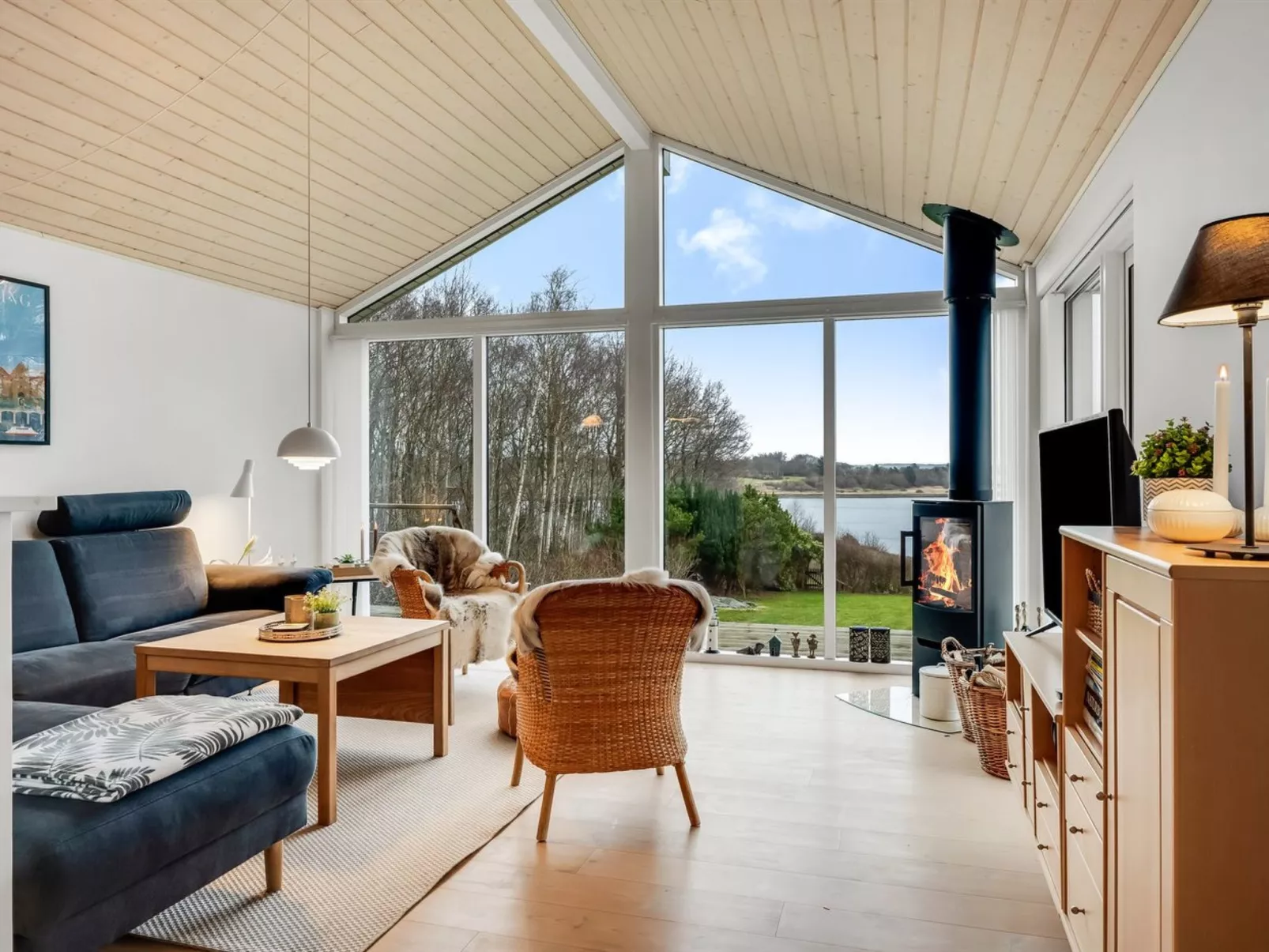 "Nico" - 70m to the fjord - Binnen