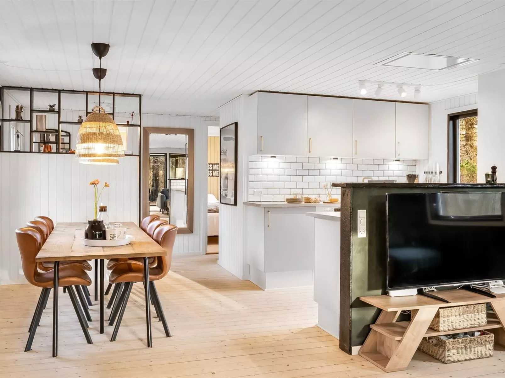 "Dreng" -  from the sea - Binnen