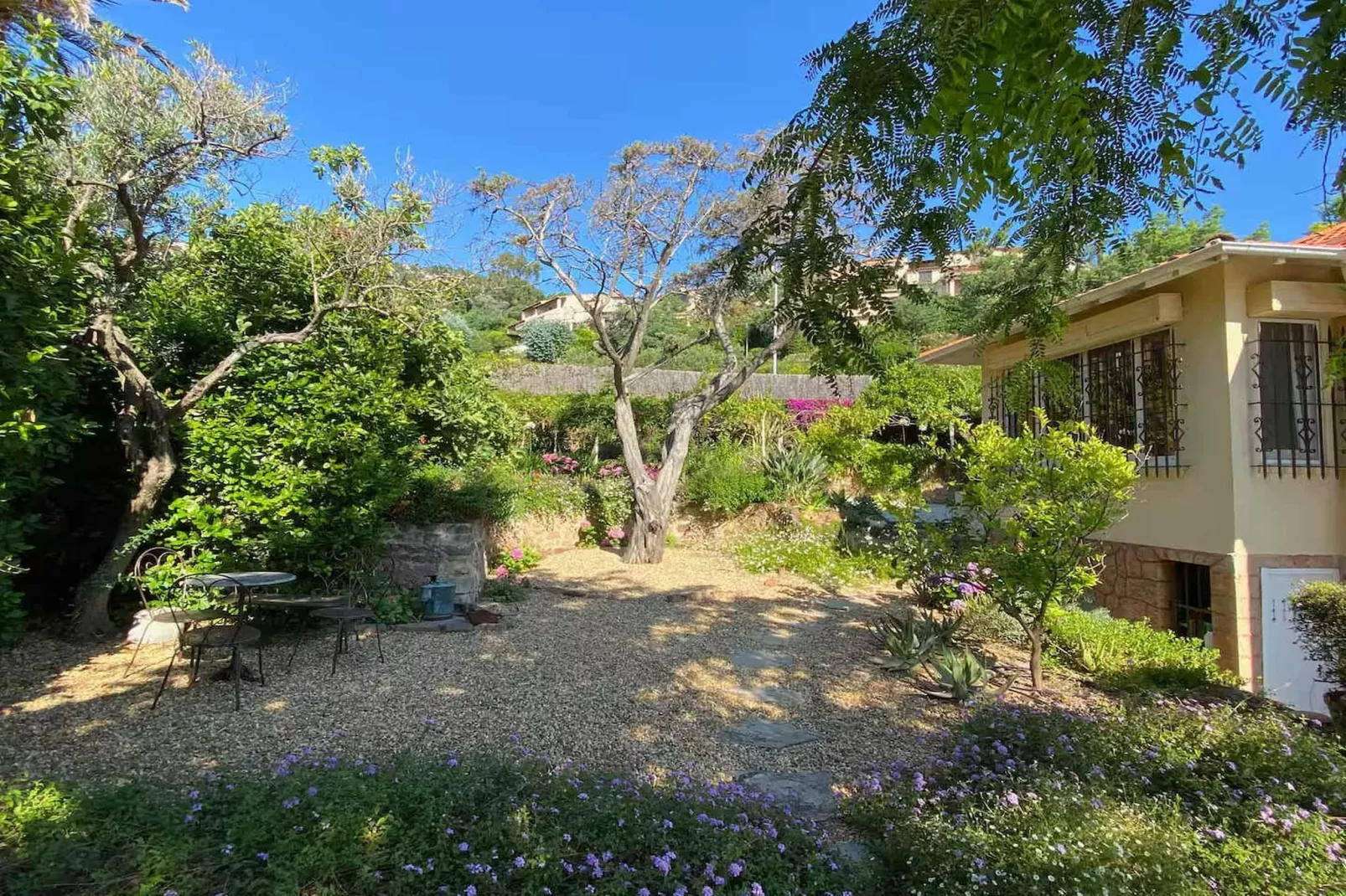 Villa plage privée vue sur la mer-Tuinen zomer