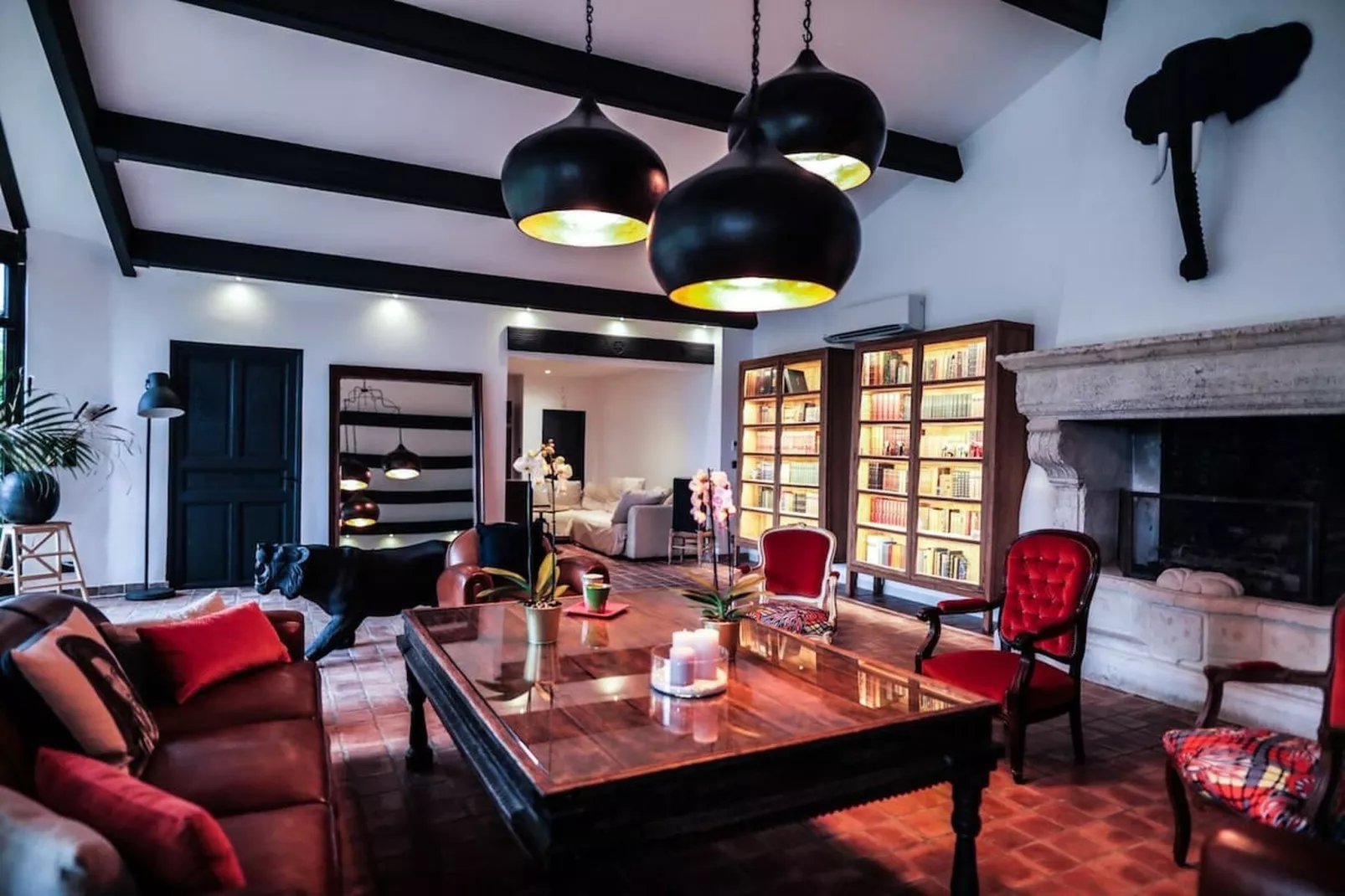 Charmant Mas Provençal avec piscine et jacuzzis-Woonkamer