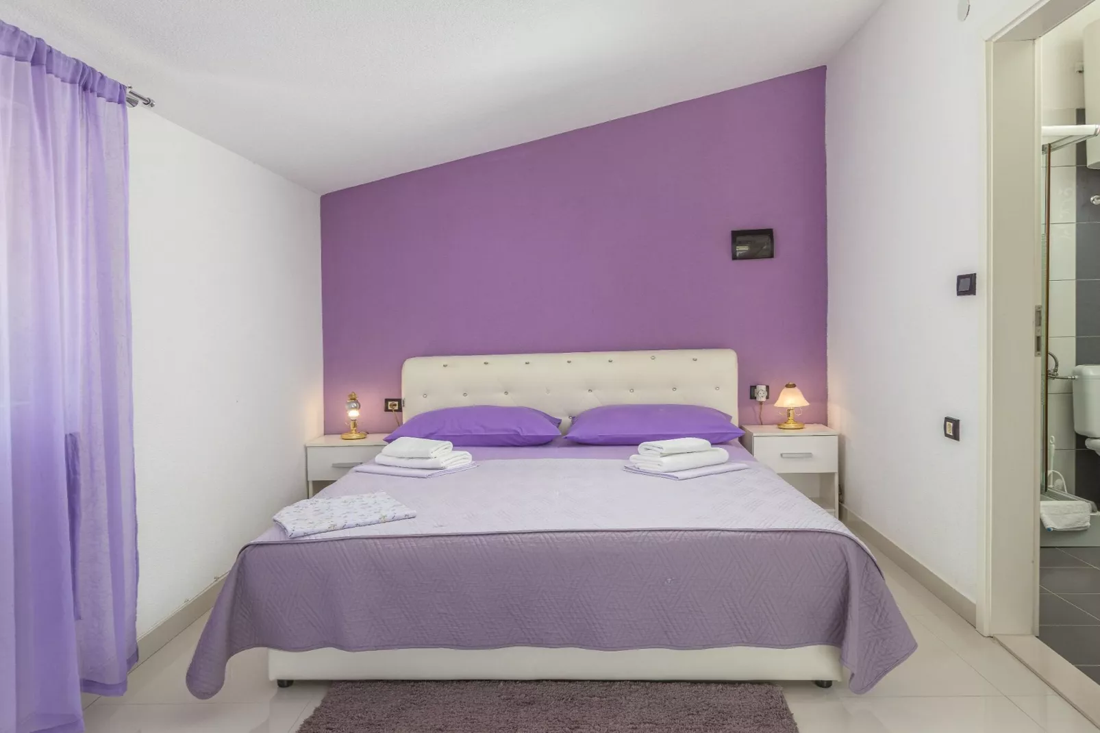 Villa Blanka - Six Bedroom Villa with Swimming Pool and Sea View-Slaapkamer