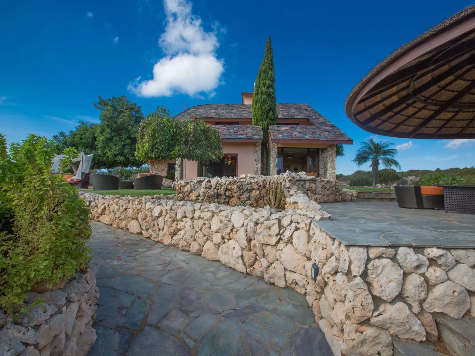 Private Villa mit Panoramablick auf das Meer - Image-tags.info