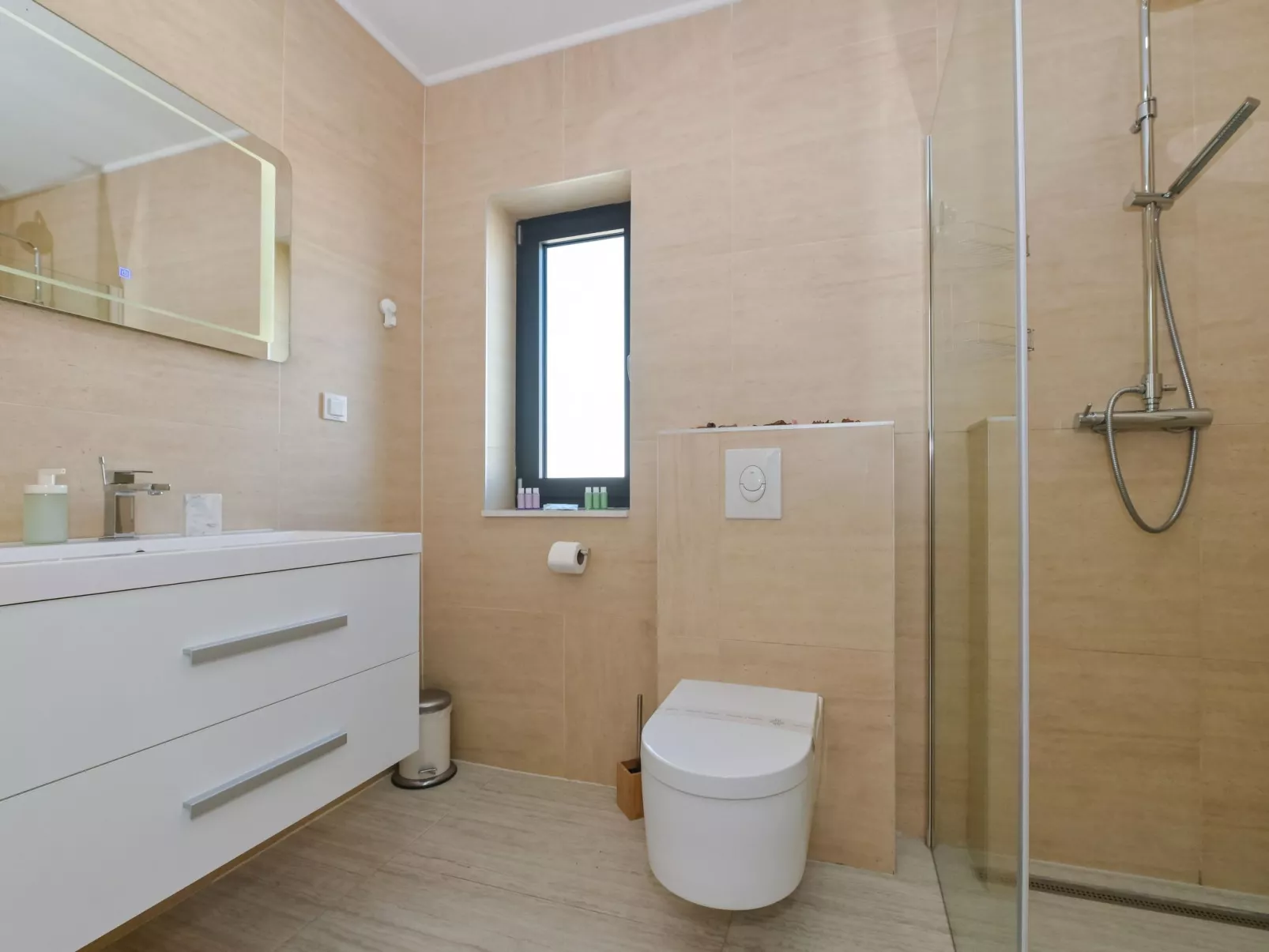 Mit Privatpool für 16 Personen ca. 160 m&sup2; in Novalja, Adriaküste Kroatien - Image-tags.info