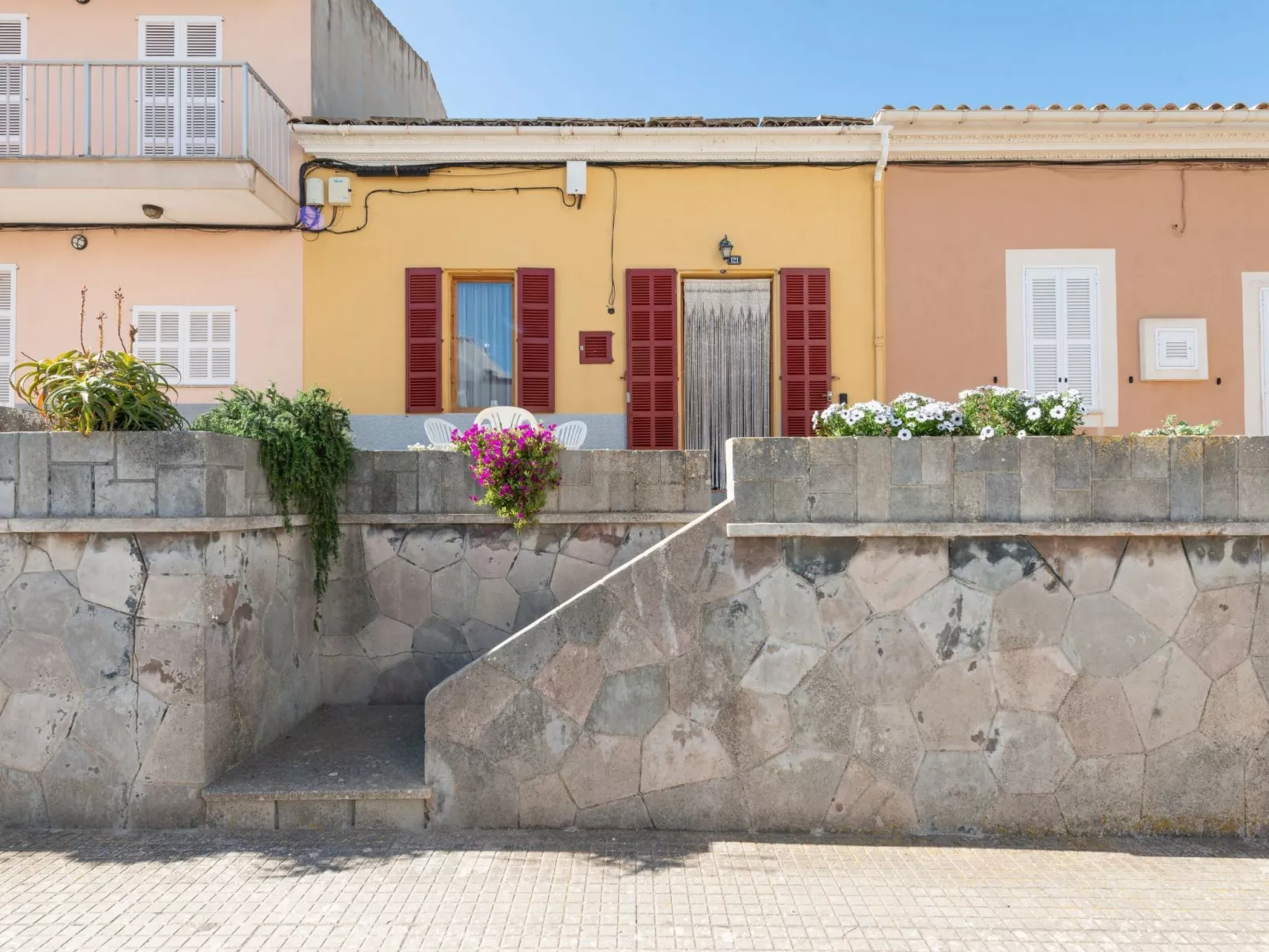 Gemütliches Stadthaus am Strand, 100 m vom Strand von Can Picafort entfernt - Image-tags.info