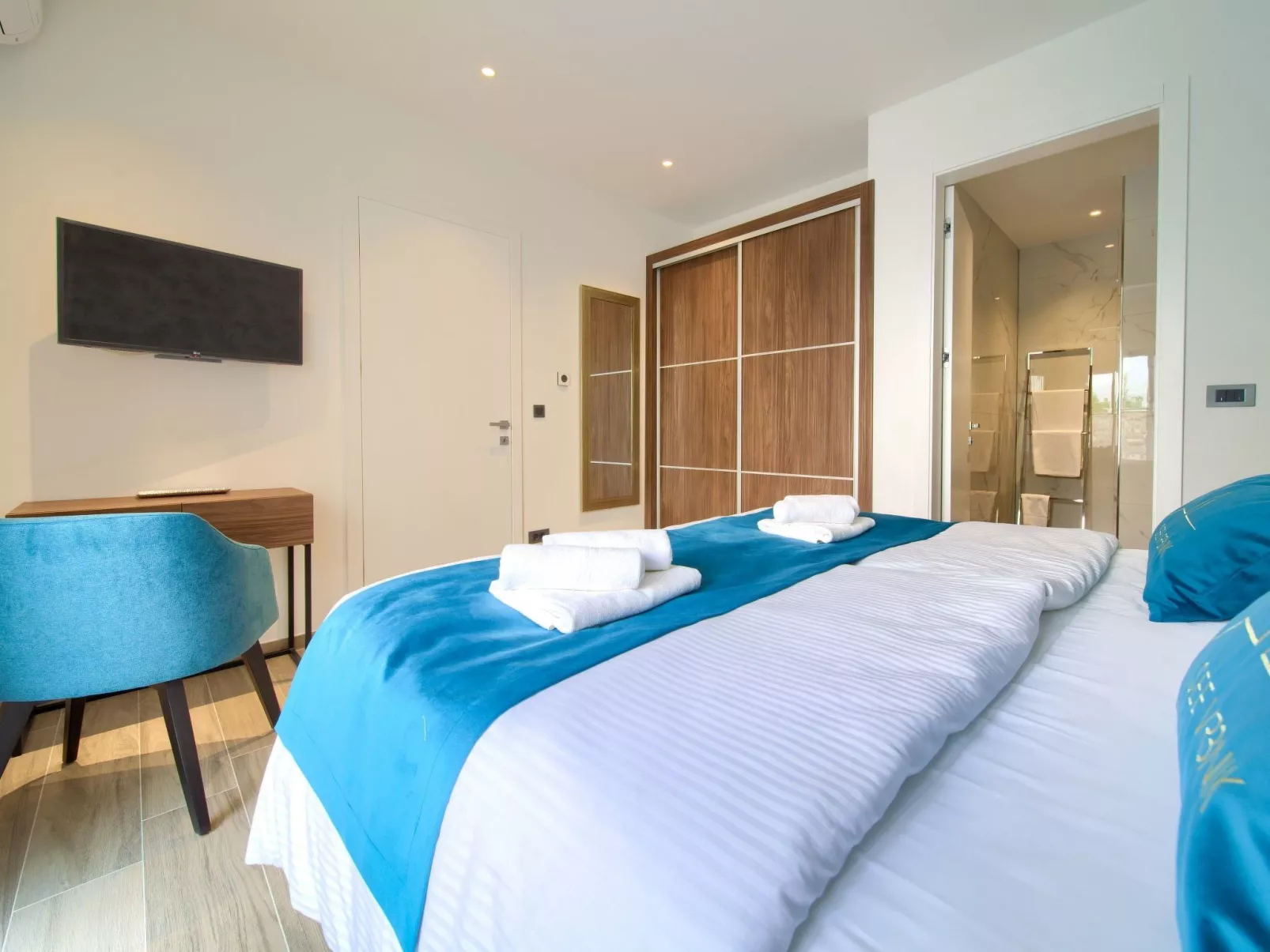 Luxuriöse Villa mit Pool und fantastischem Meerblick - Image-tags.info