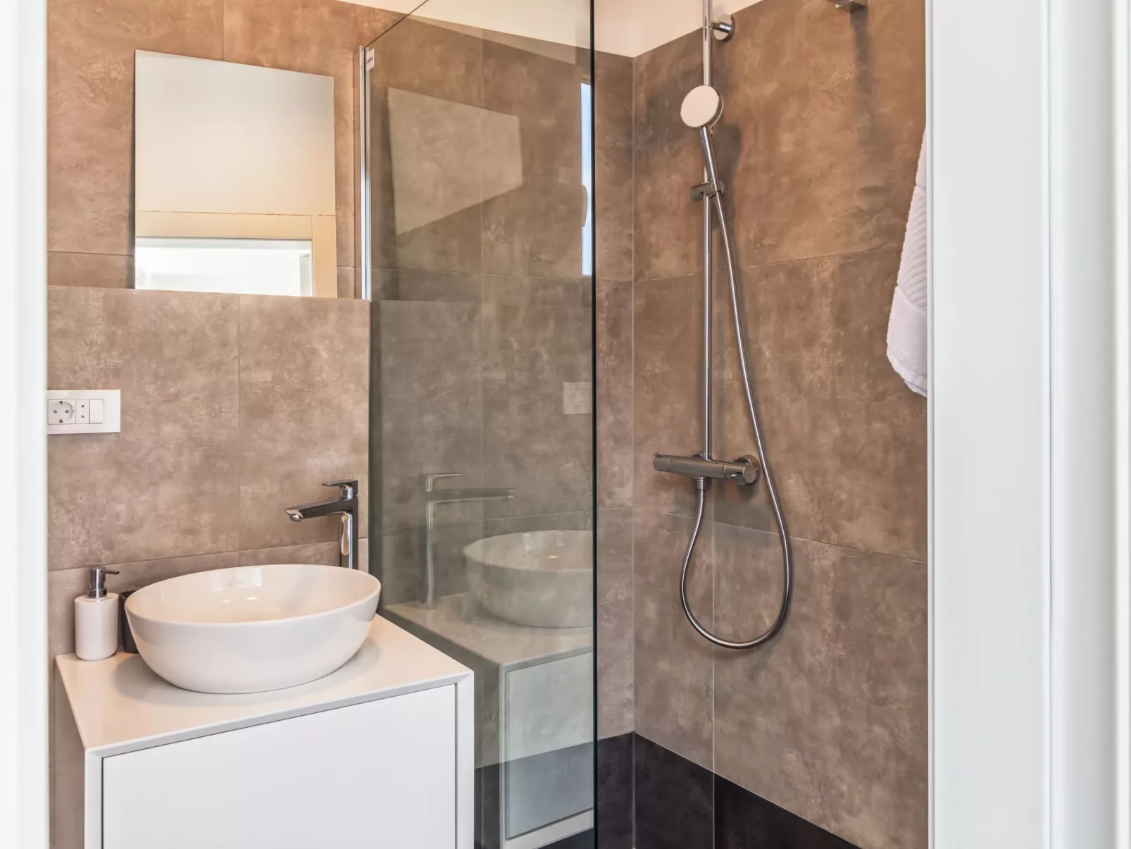 Villa Tyra - Image-tags.info