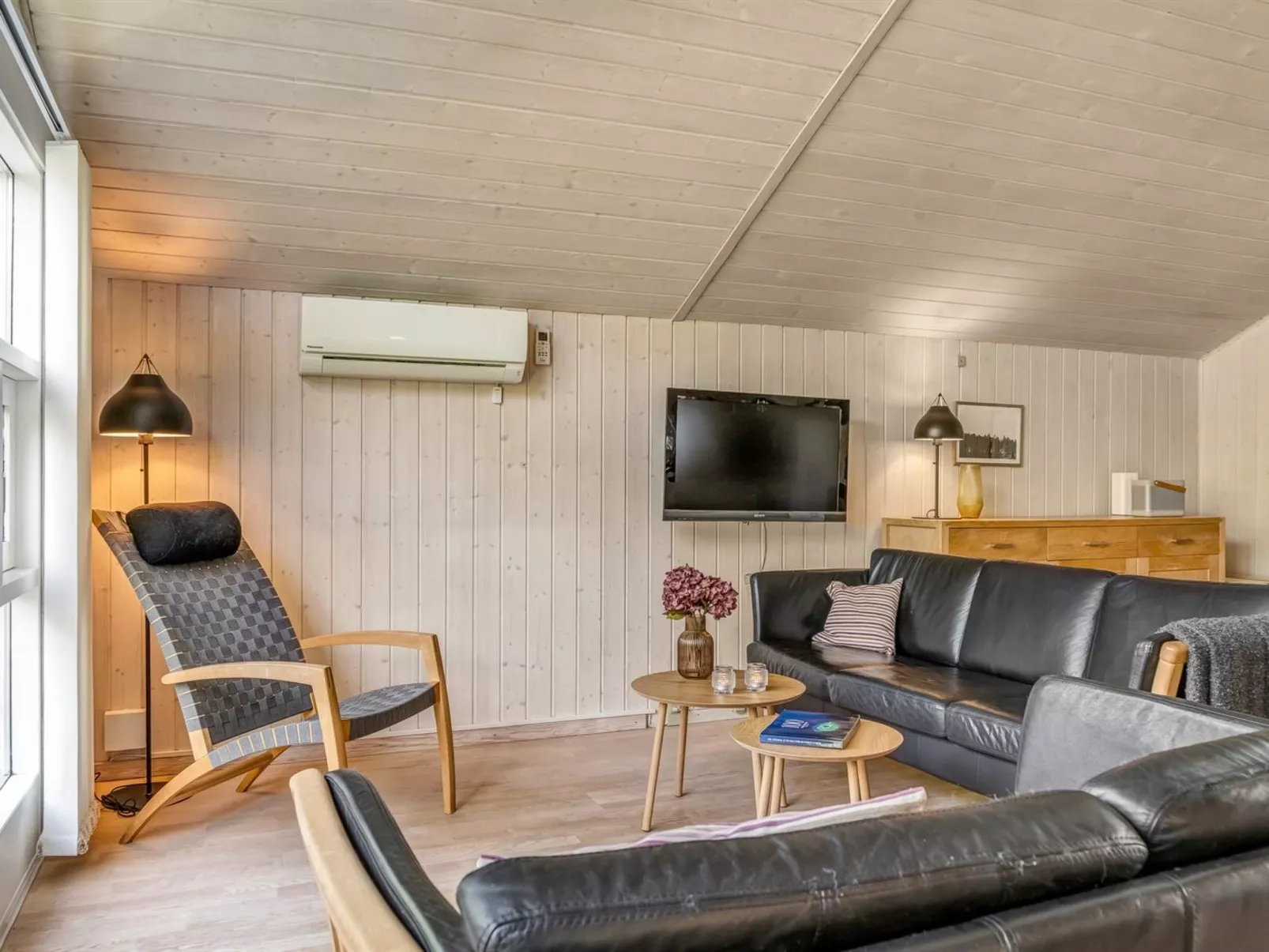 "Josef" - 1.2km from the sea - Binnen