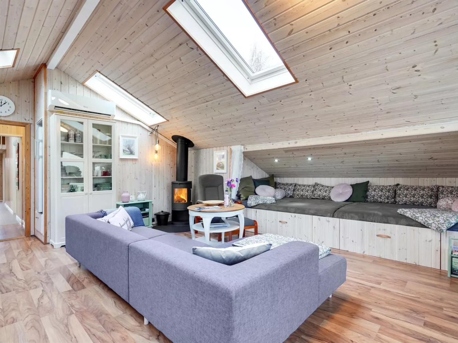 "Flicka" - 275m from the sea-Binnen