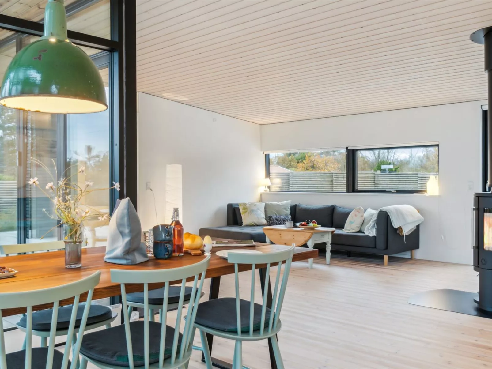 "Herlugh" - 10m from the sea - Binnen