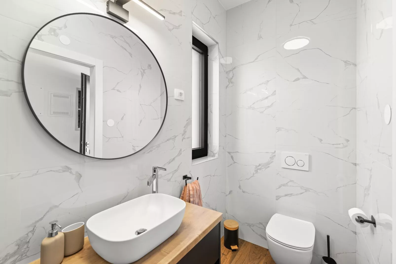 Villa Ava Rossa-Badkamer