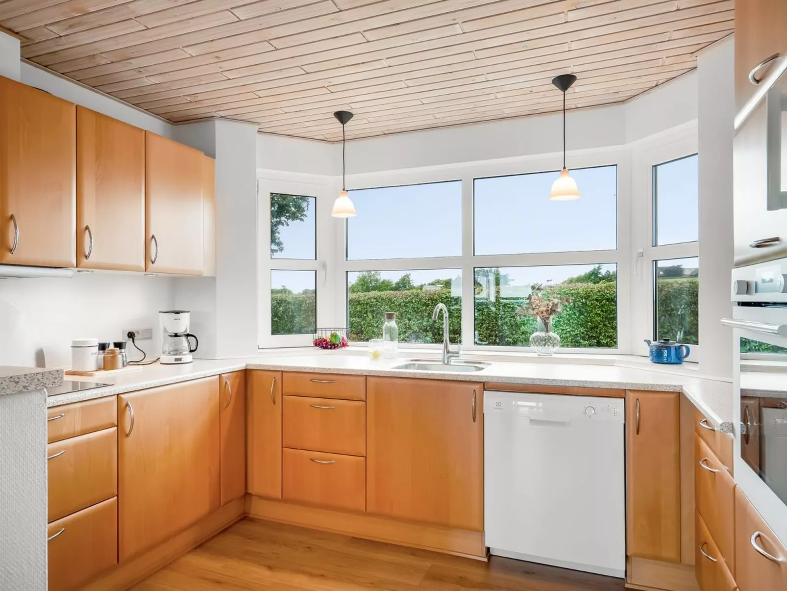 "Erja" - 300m to the fjord-Binnen