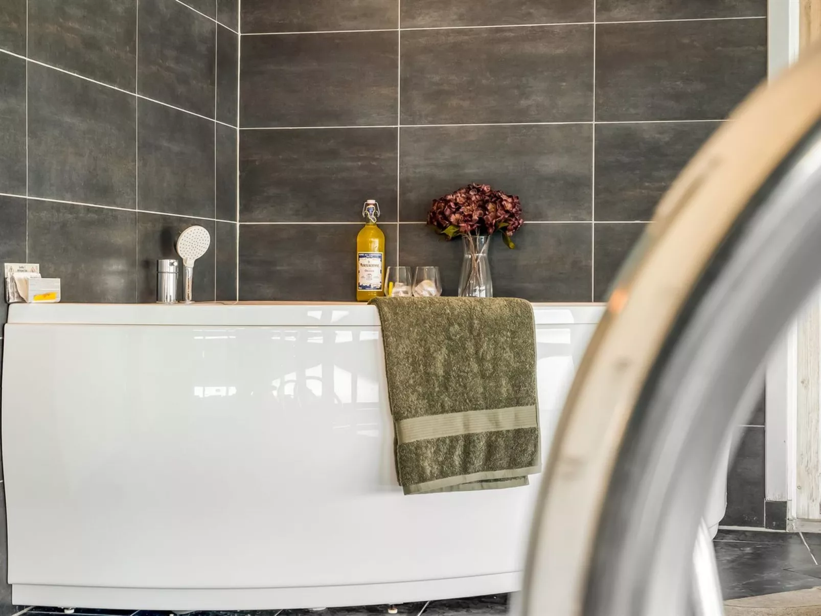 "Månviva" - 250m from the sea - Binnen