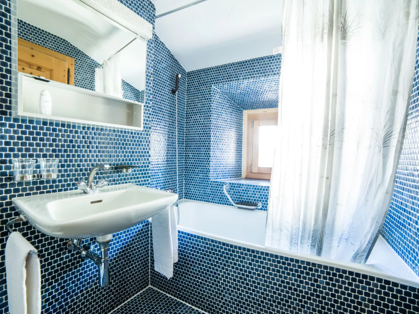 Roseg und Nair - Image-tags.info