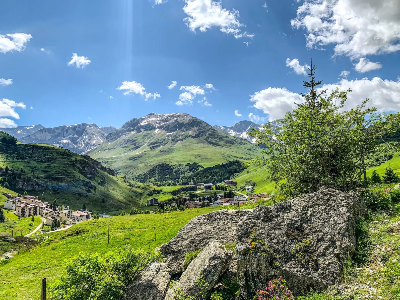 Mit Blick in die Berge - Image-tags.info