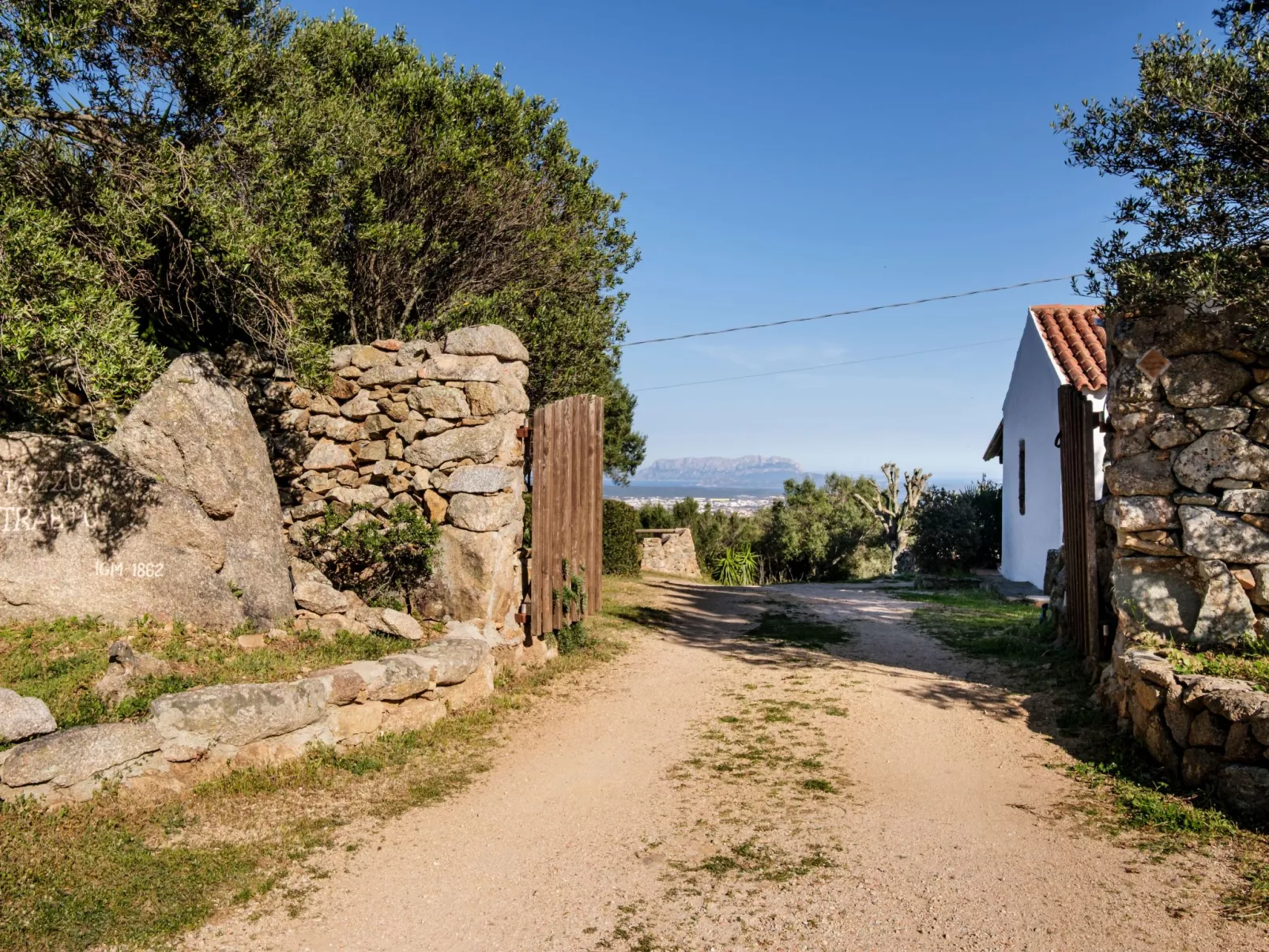 Altes gallurisches Bauernhaus mit Blick auf Olbia - Binnen