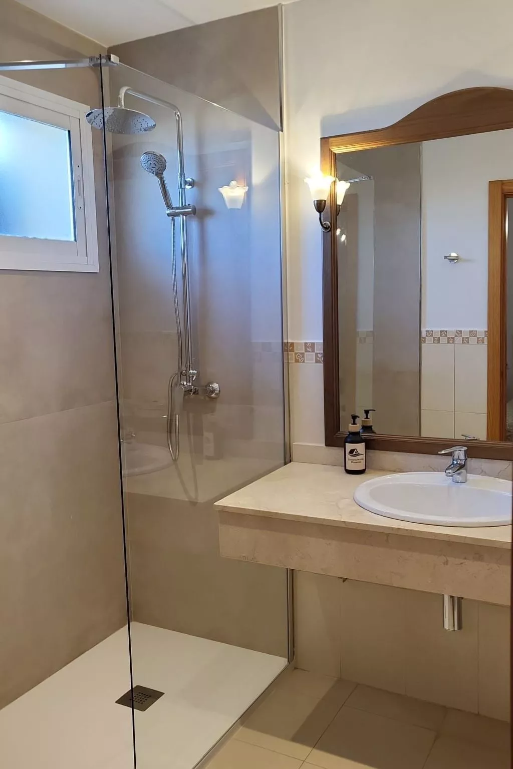 Penthouse, Jacuzzi, Meerblick, BBQ,wifi, AC - Binnen