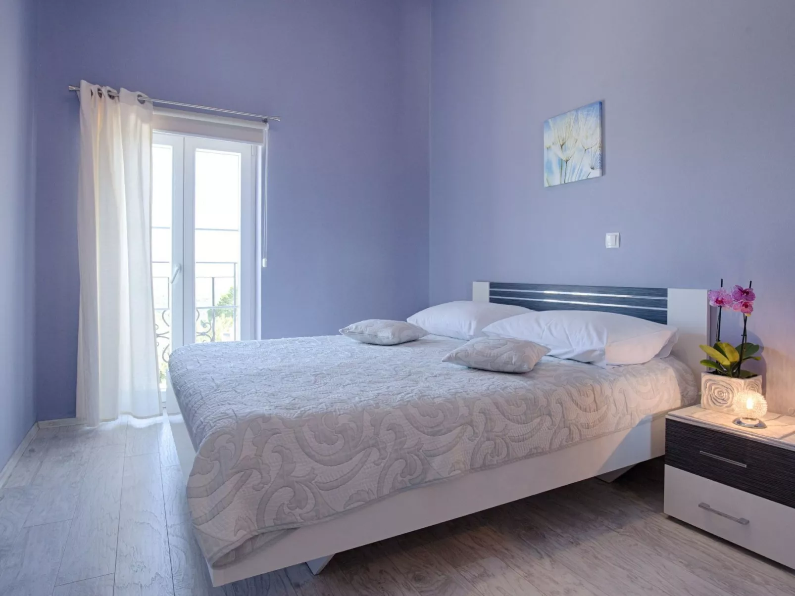 Luxuriöse Villa mit Pool, großem mediterranen Garten und Kinderspielplatz. - Image-tags.info