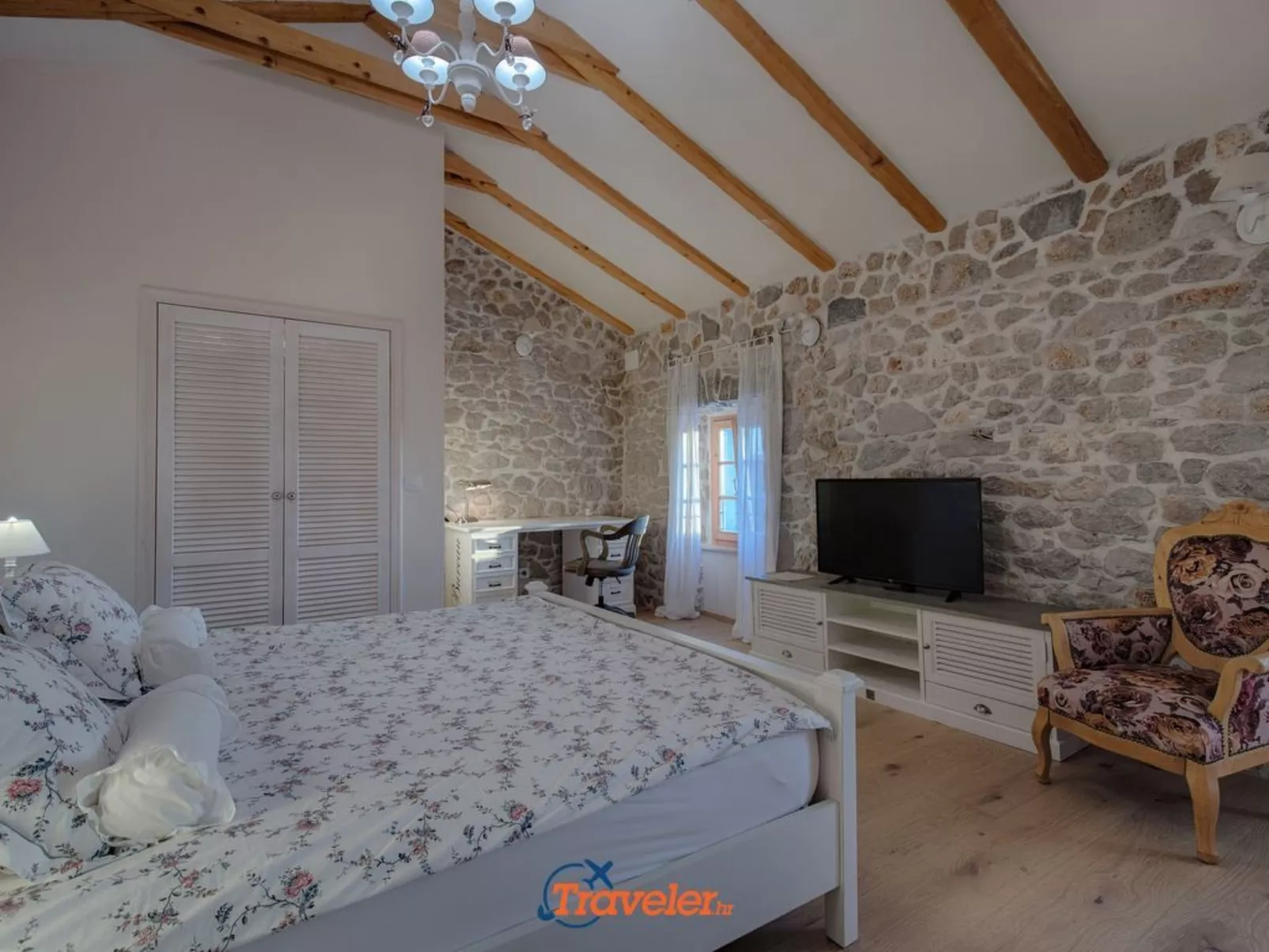 Schöne Steinvilla mit beheiztem Pool und Sauna - Image-tags.info