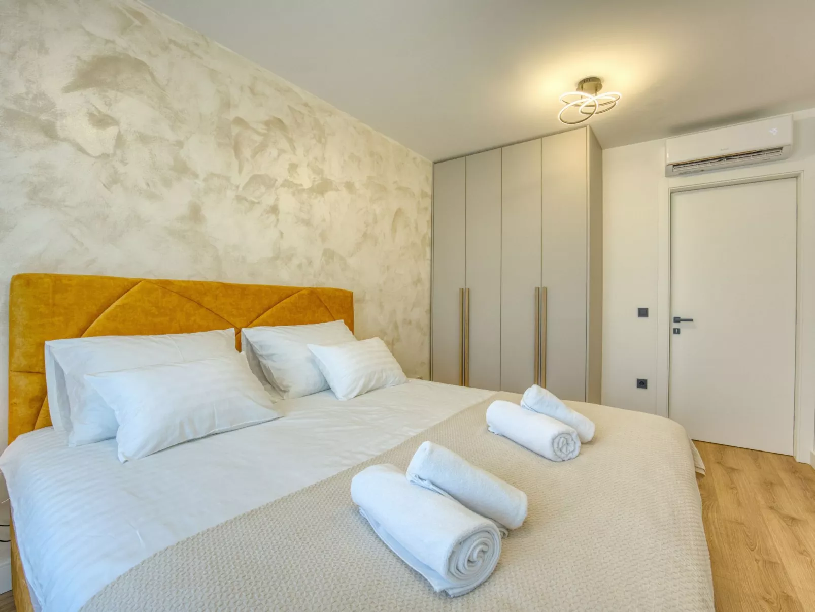 Villa Elena - Image-tags.info