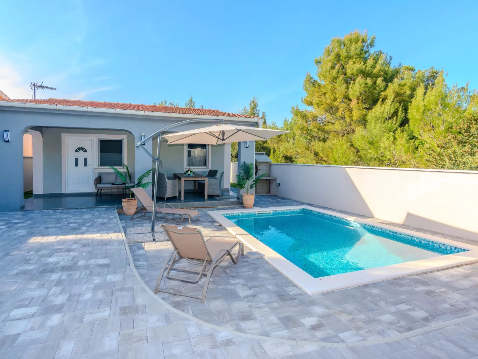 HH Stjepanovic - Image-tags.info