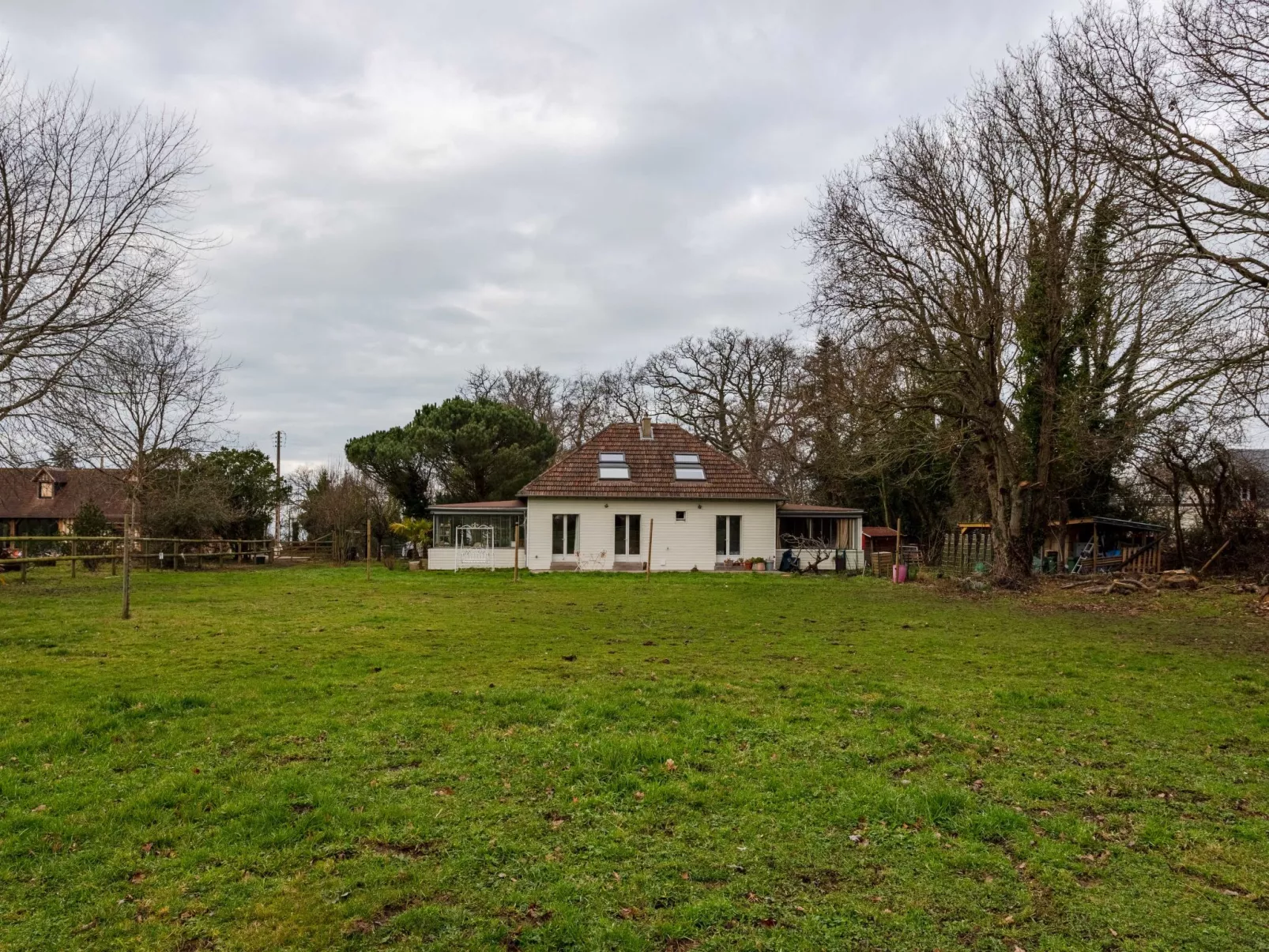 La maison du cavalier bleu - Buiten