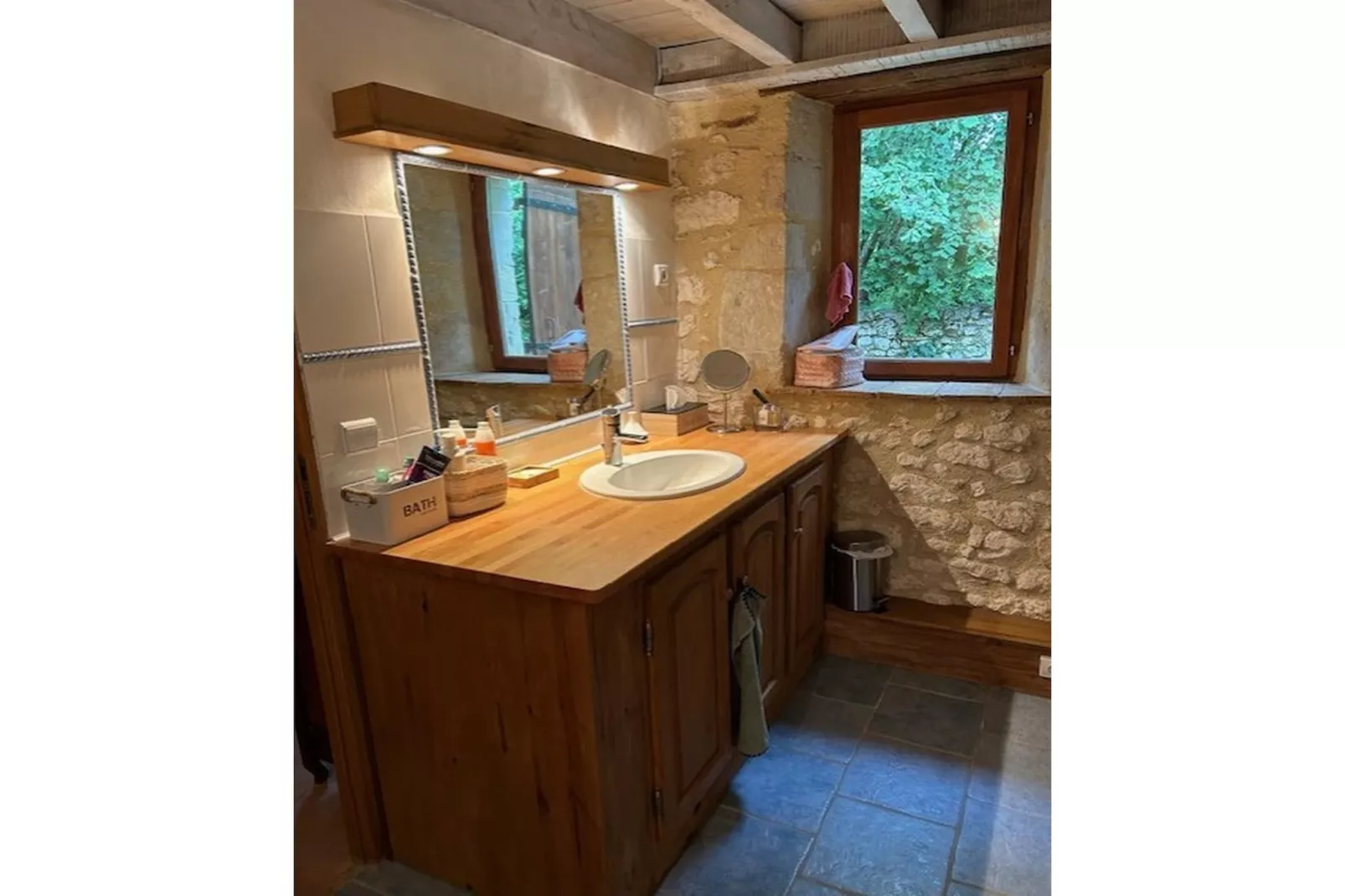 Villa Pardaillan-Badkamer