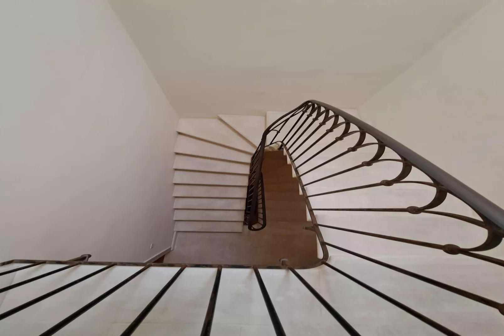 Mas Maillane demeure du XVIIIe entièrement rénové-Overloop