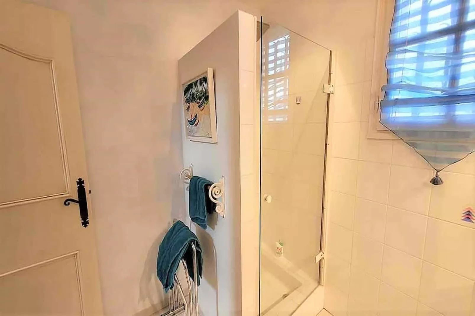 La Maison de Robion-Badkamer