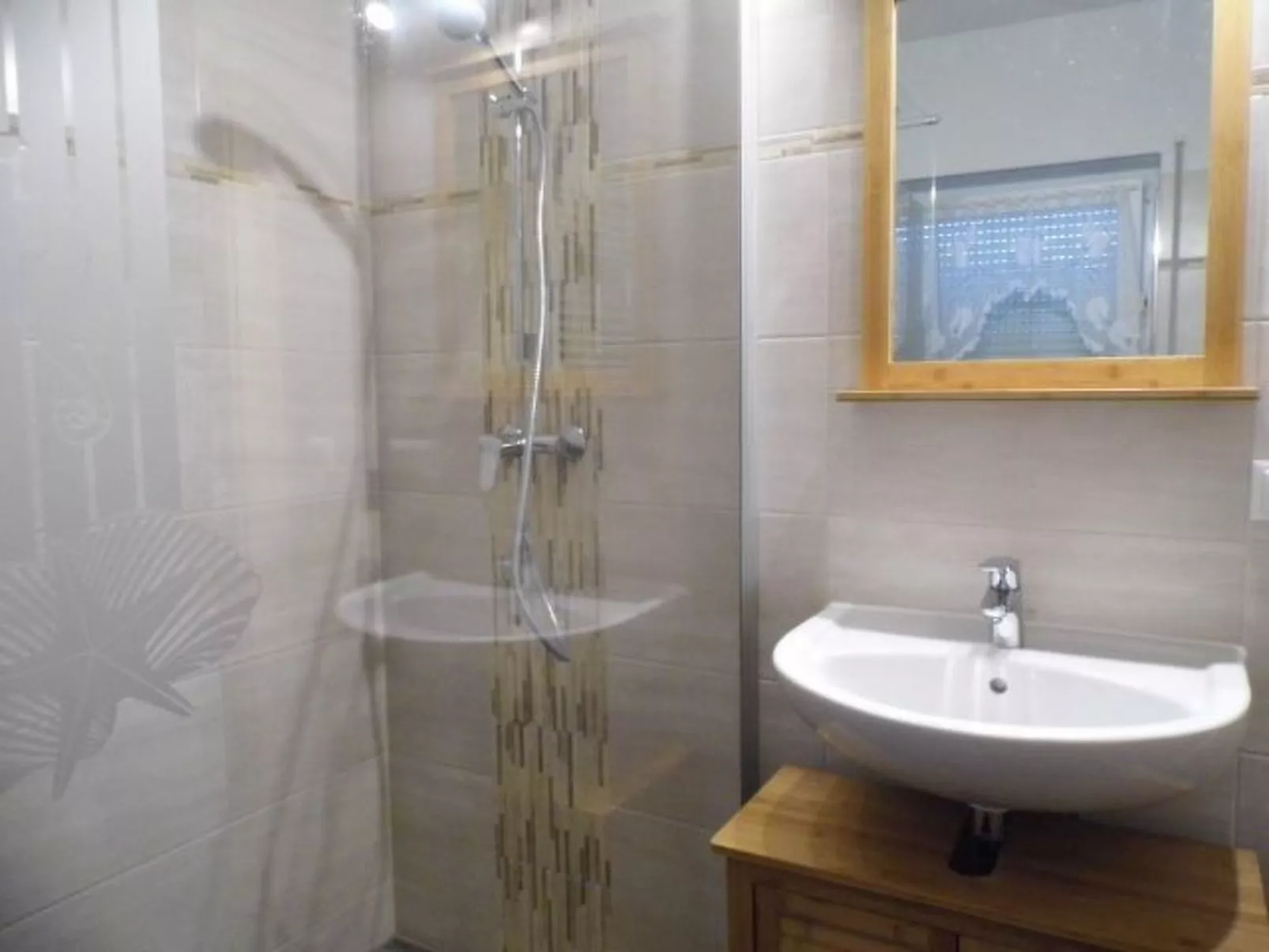 In Wischuer mit Terrasse, Grill und Garten - Image-tags.info