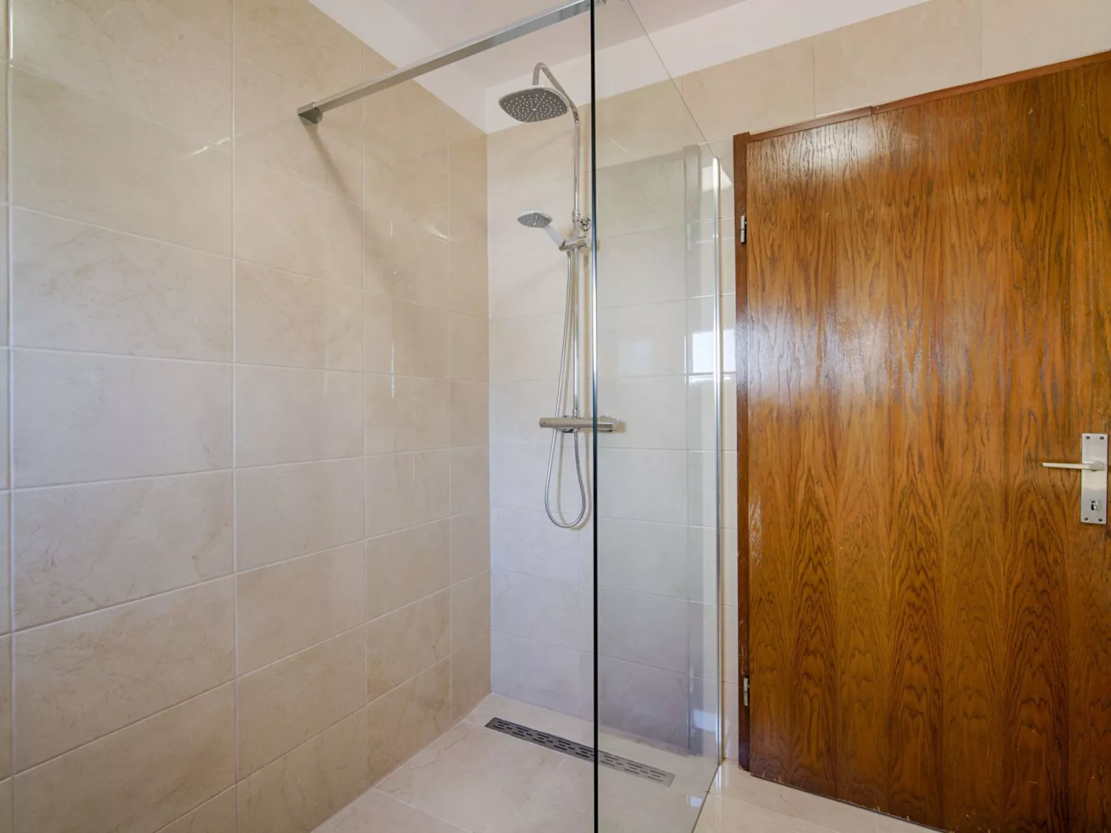 Schönes Haus in Pinezići mit privatem Parkplatz - Image-tags.info