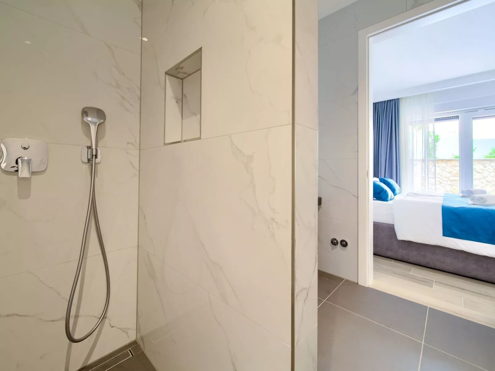 Luxuriöse Villa mit Pool und fantastischem Meerblick - Image-tags.info