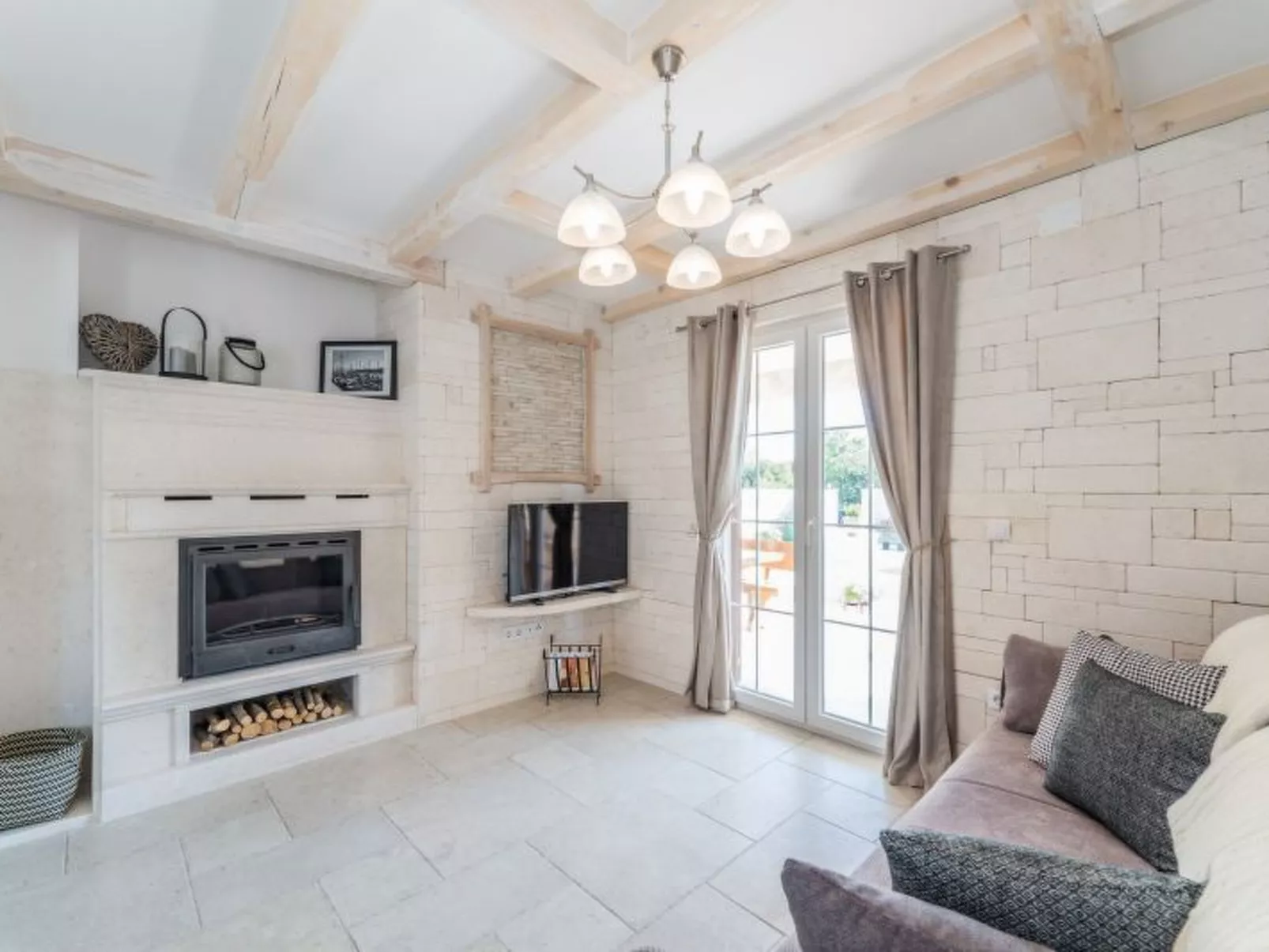 Villa mit beheiztem Pool, schöne Aussicht, Strandnähe - Image-tags.info