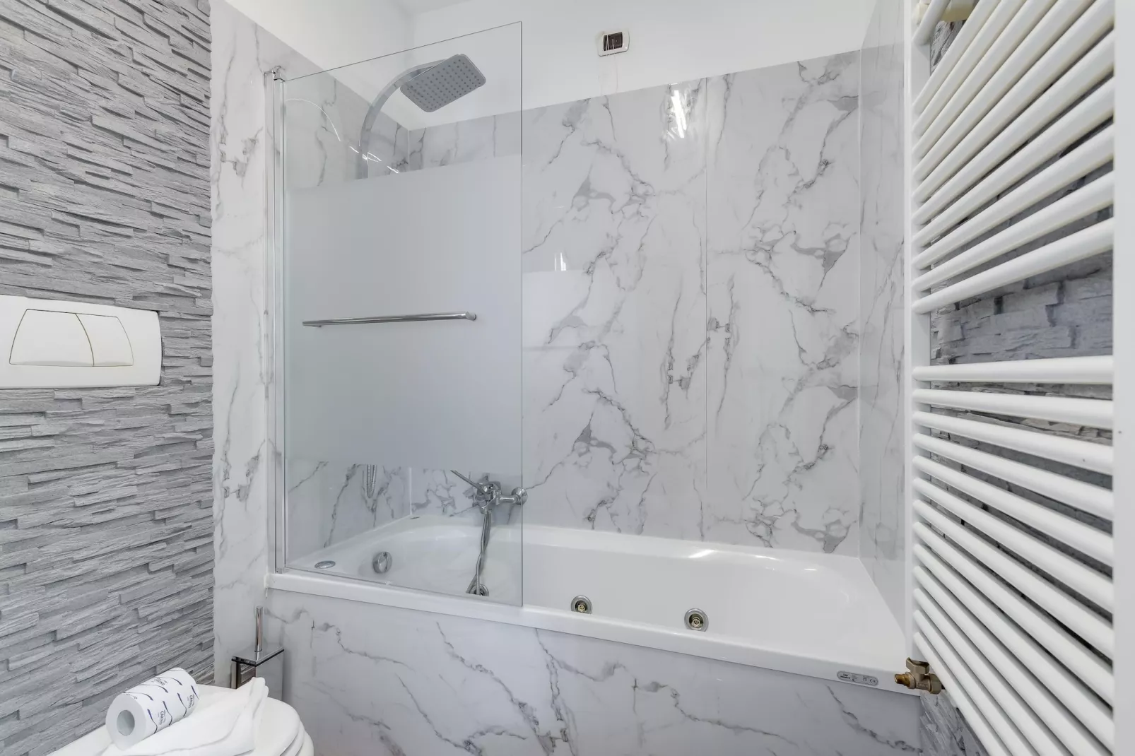 RESIDENCE PORTO LETIZIA - PALACE-1ROOM APT 4 PAX MOUNTAIN VIEW DELUXE8204 - P1MD4 - Badkamer