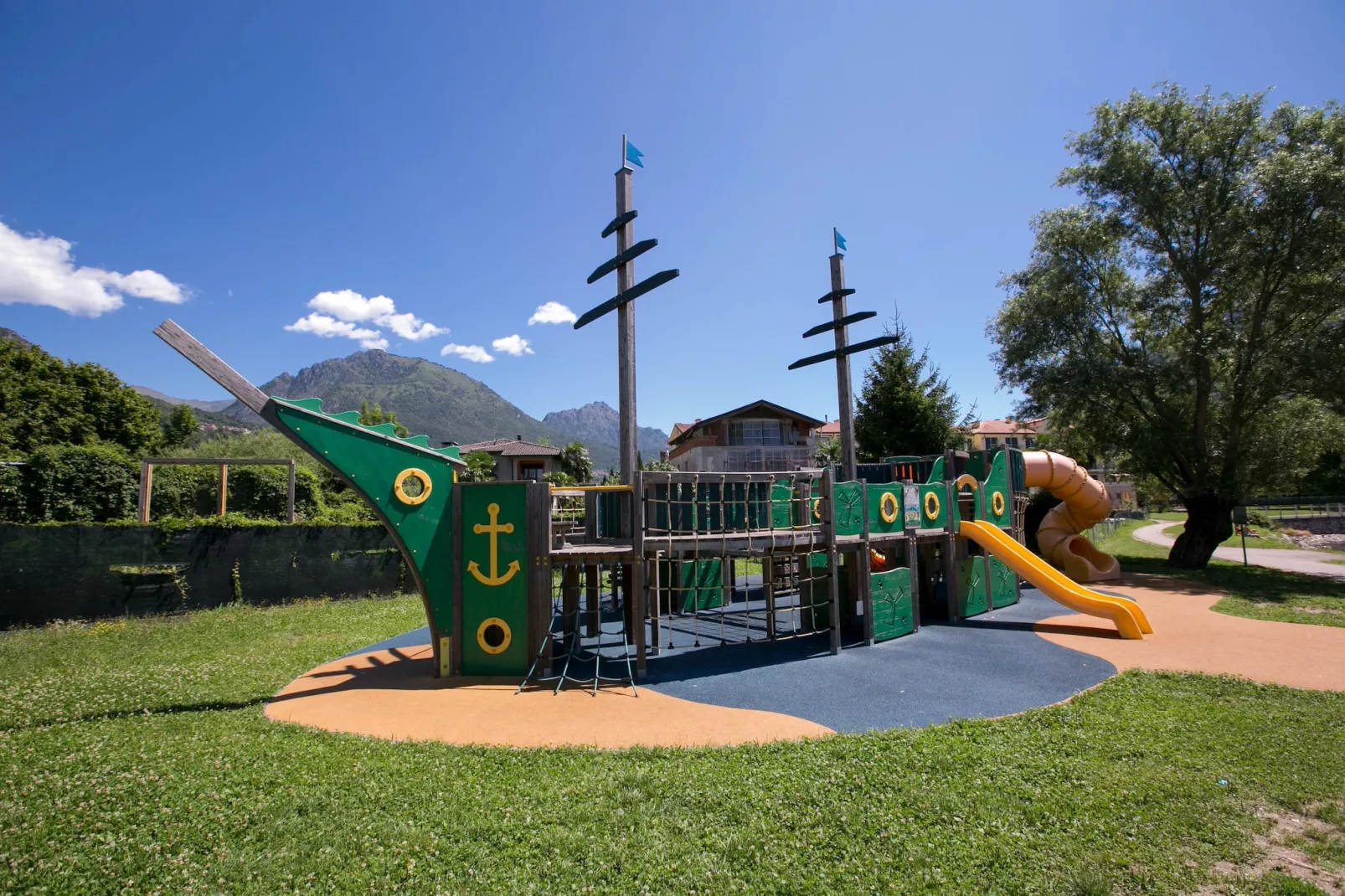 RESIDENCE PORTO LETIZIA - PALACE-2ROOM APT 6 PAX LAKE VIEW 8209 - P2LP6