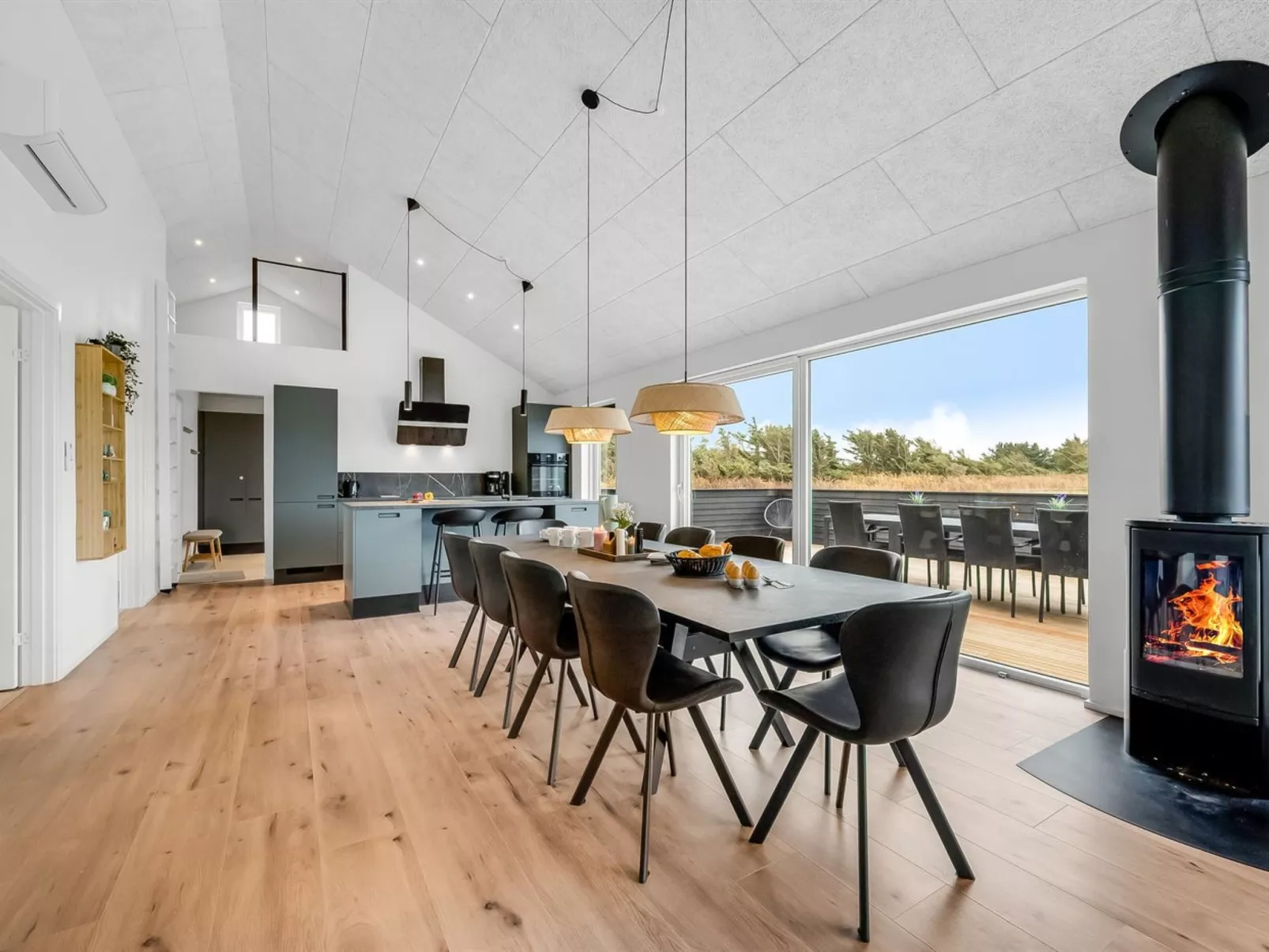 "Dreng" - 300m from the sea - Binnen