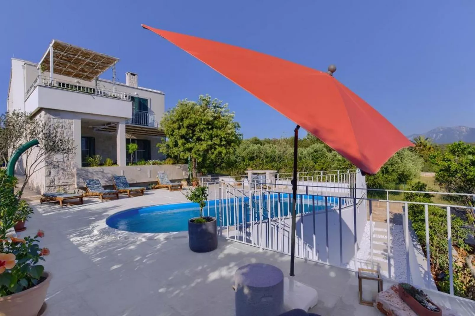 Villa Vera -Three Bedroom Villa with Swimming pool - Zwembad