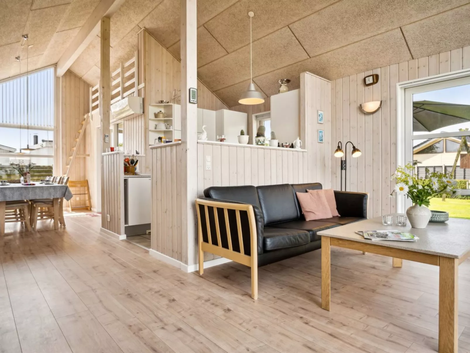 "Neno" - 100m from the sea-Binnen