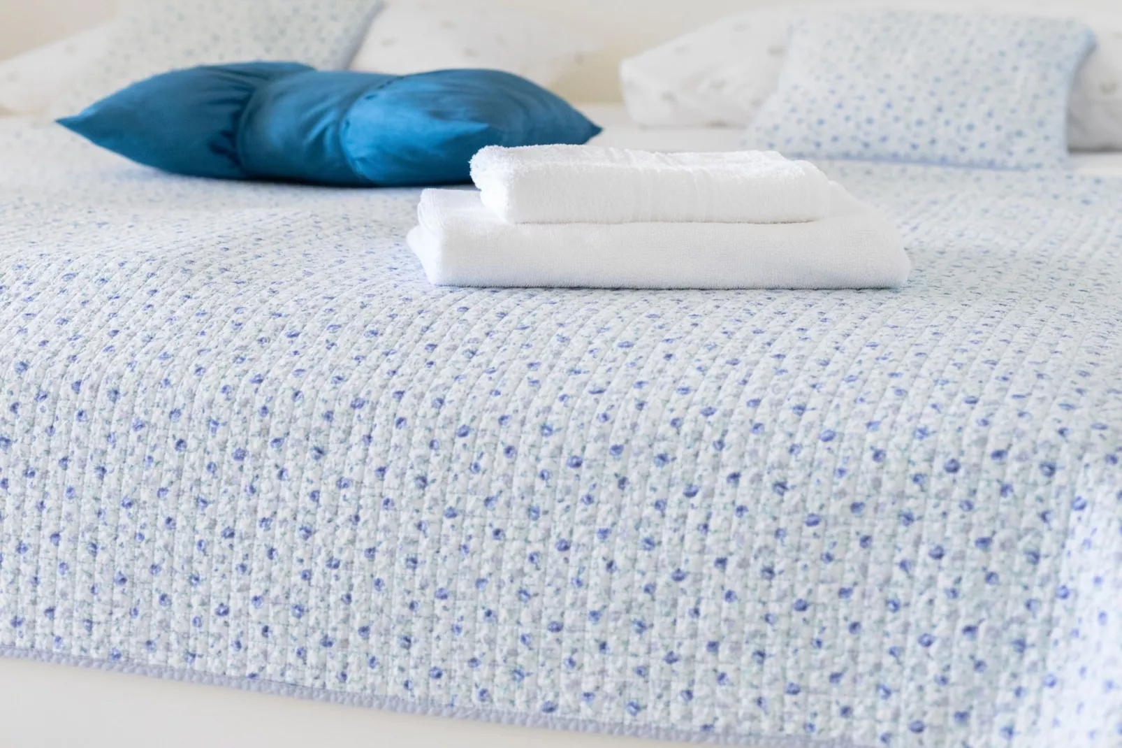 Villa Blanka - Six Bedroom Villa with Swimming Pool and Sea View-Slaapkamer