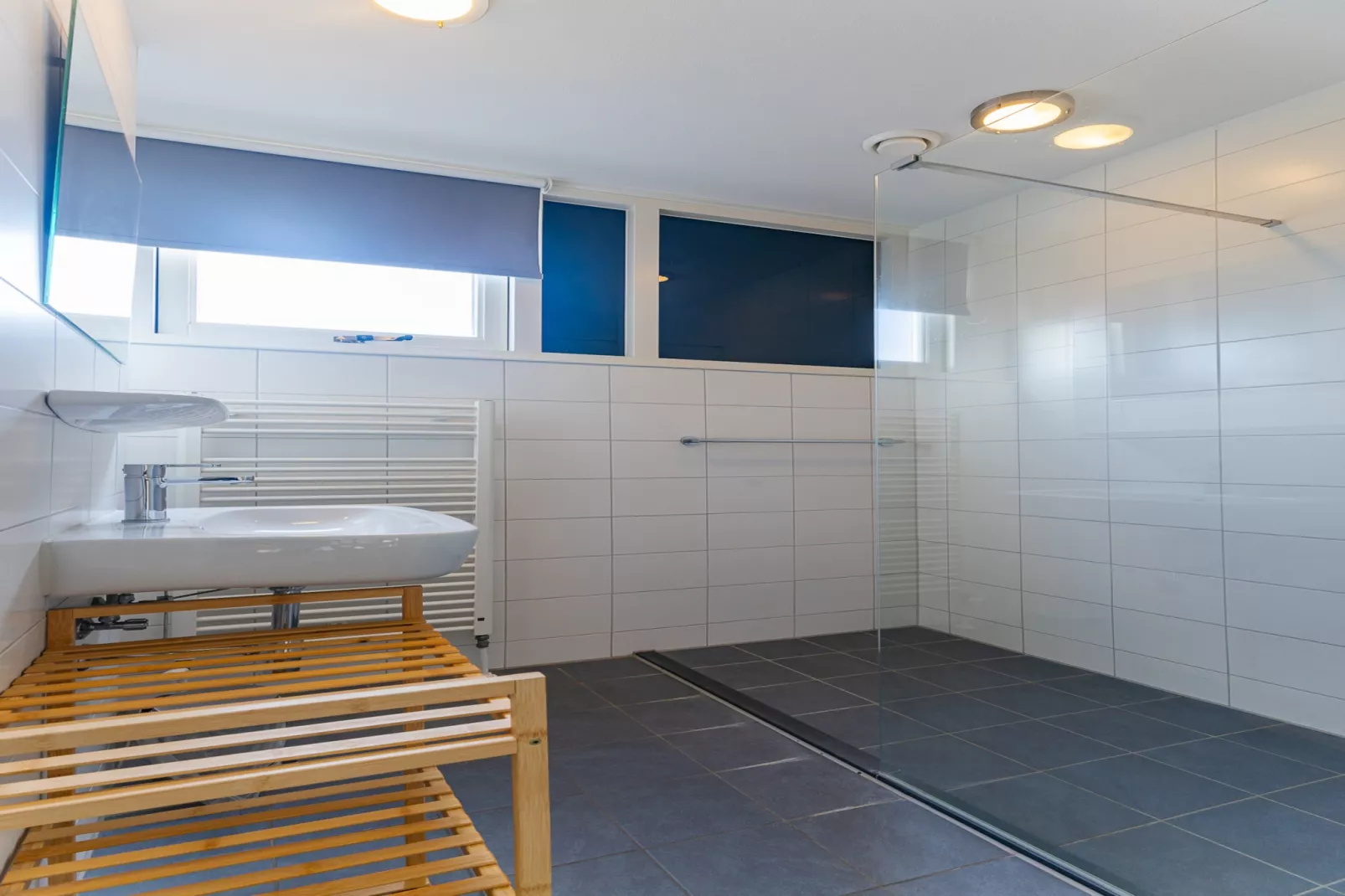 Zonnedorp 7 De Meerpaal in Renesse | Comfortable holiday house close to the beach - Badkamer