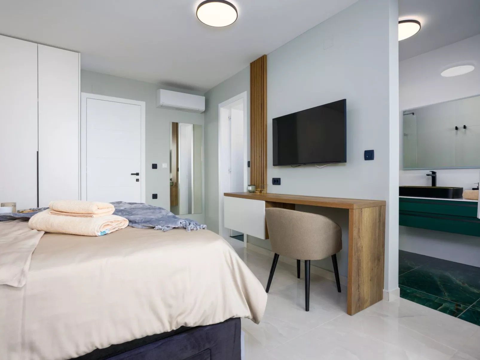 Neue moderne Villa mit Pool in der Nähe von dem - Image-tags.info