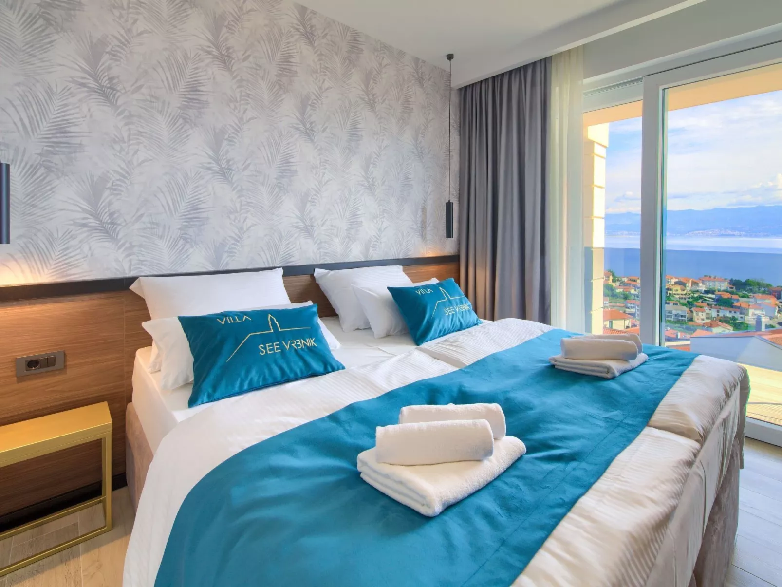 Luxuriöse Villa mit Pool und fantastischem Meerblick - Image-tags.info